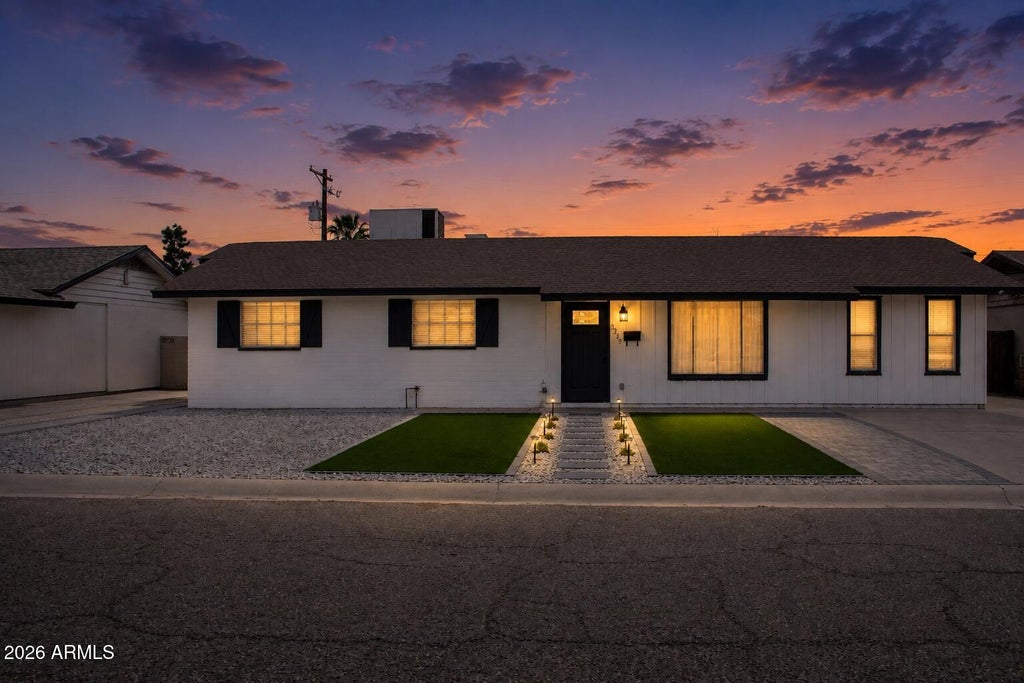 Photo of 3739 W Flynn Lane, Phoenix, AZ 85019 (MLS # 7073841)