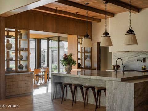 8631 N AVENIDA DEL SOL -- Paradise Valley AZ 85253