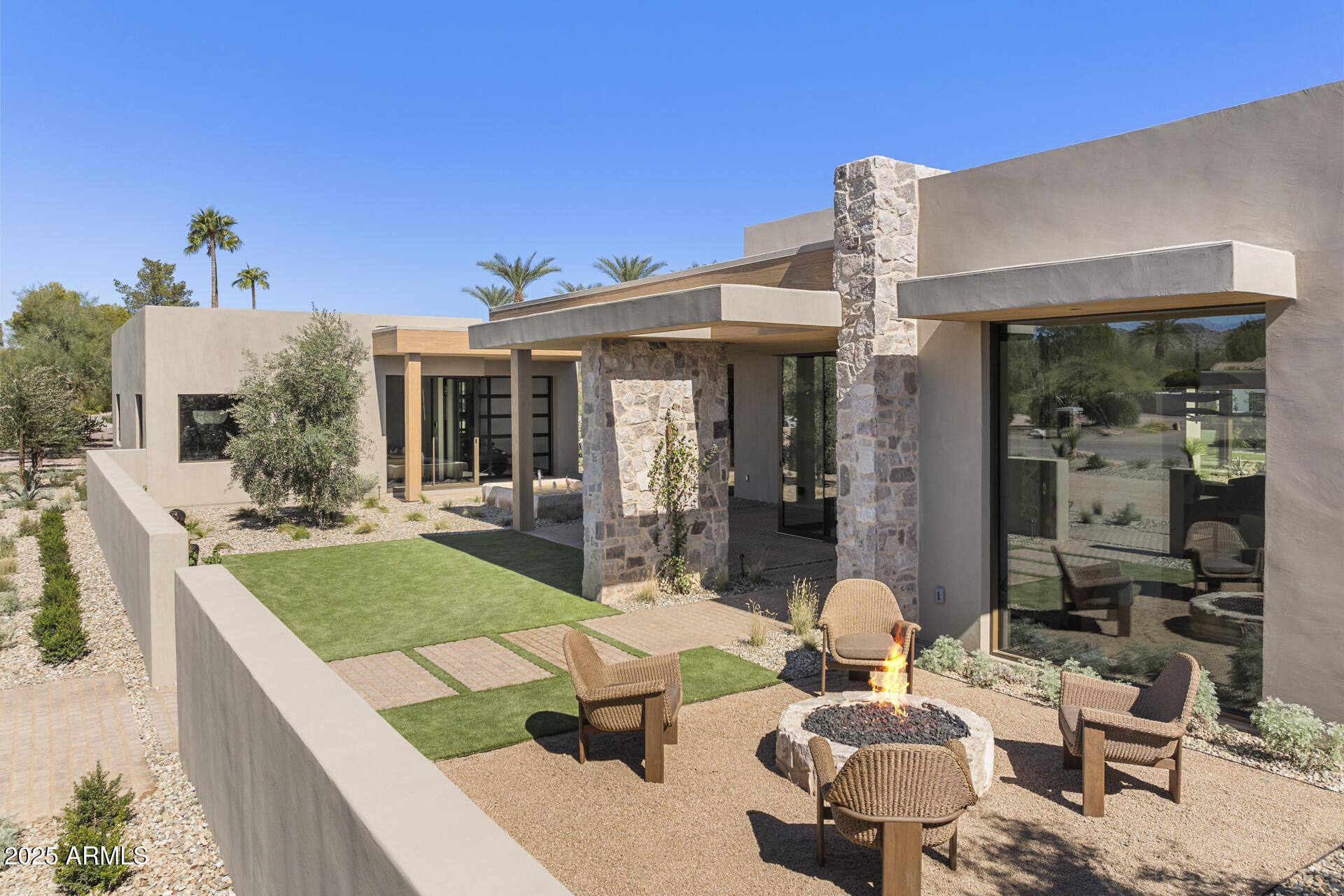 8631 N AVENIDA DEL SOL --