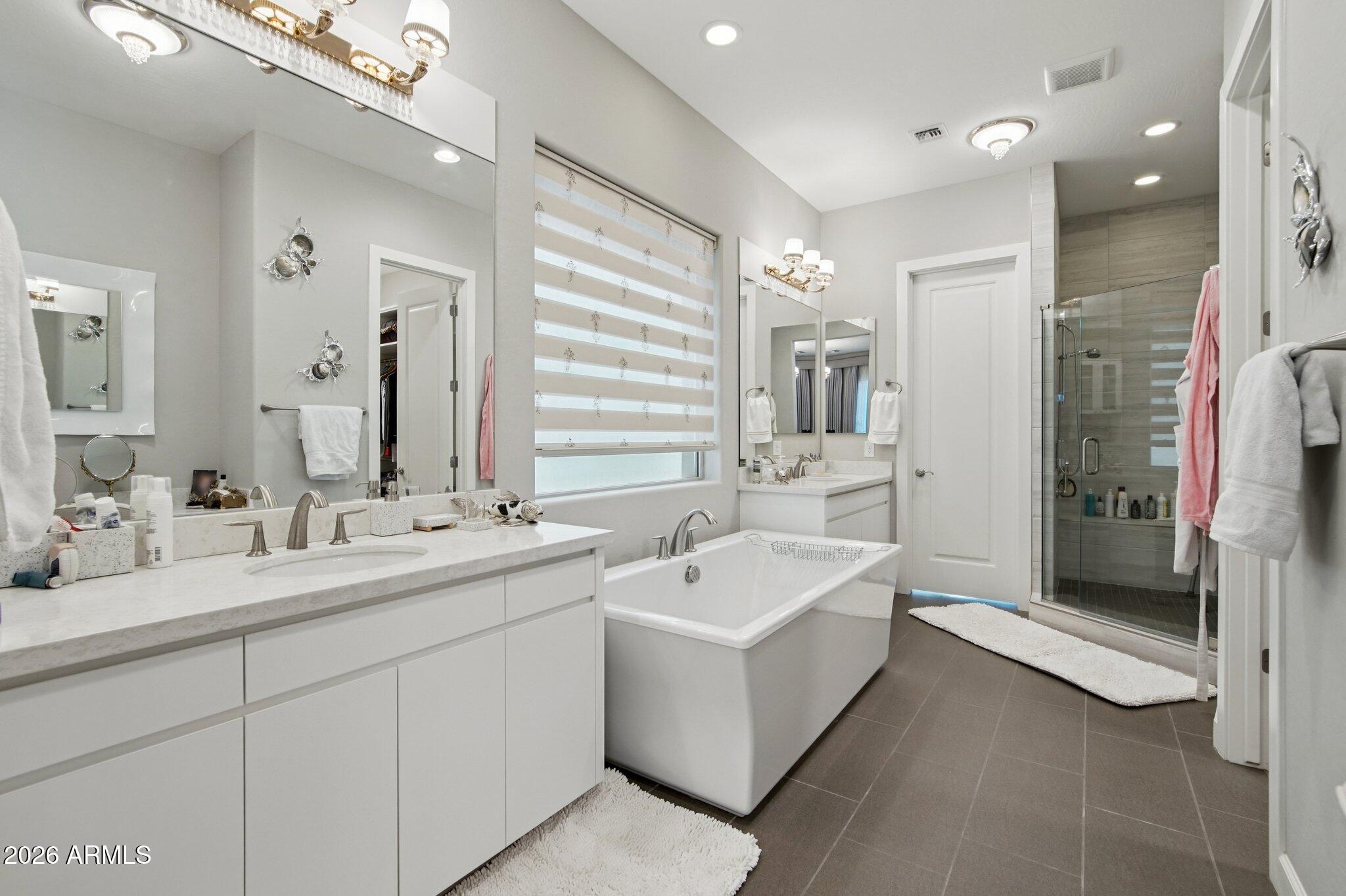 Peoria, Arizona, 85383, United States, 3 Bedrooms Bedrooms, ,4 BathroomsBathrooms,Residential,Active,2038181