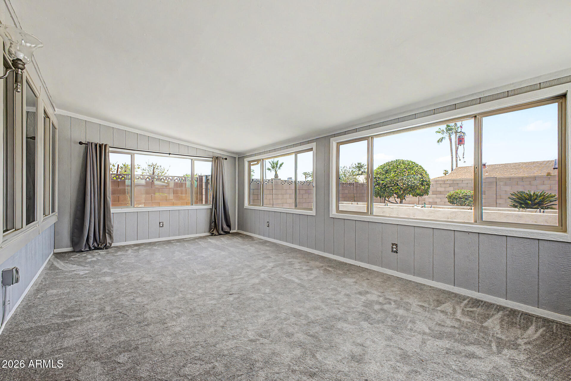 9426 W NEWPORT Drive