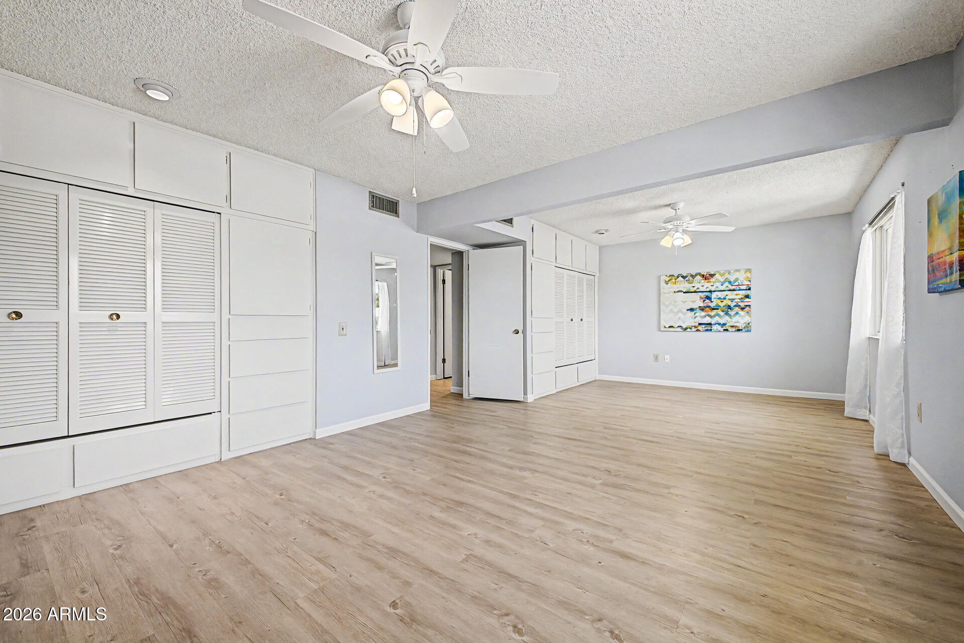 9426 W NEWPORT Drive