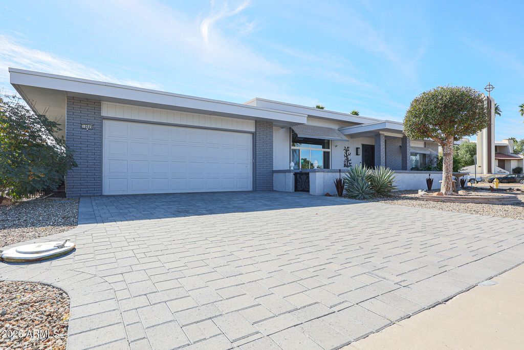 Photo of 10649 W Brookside Drive, Sun City, AZ 85351 (MLS # 6983179)