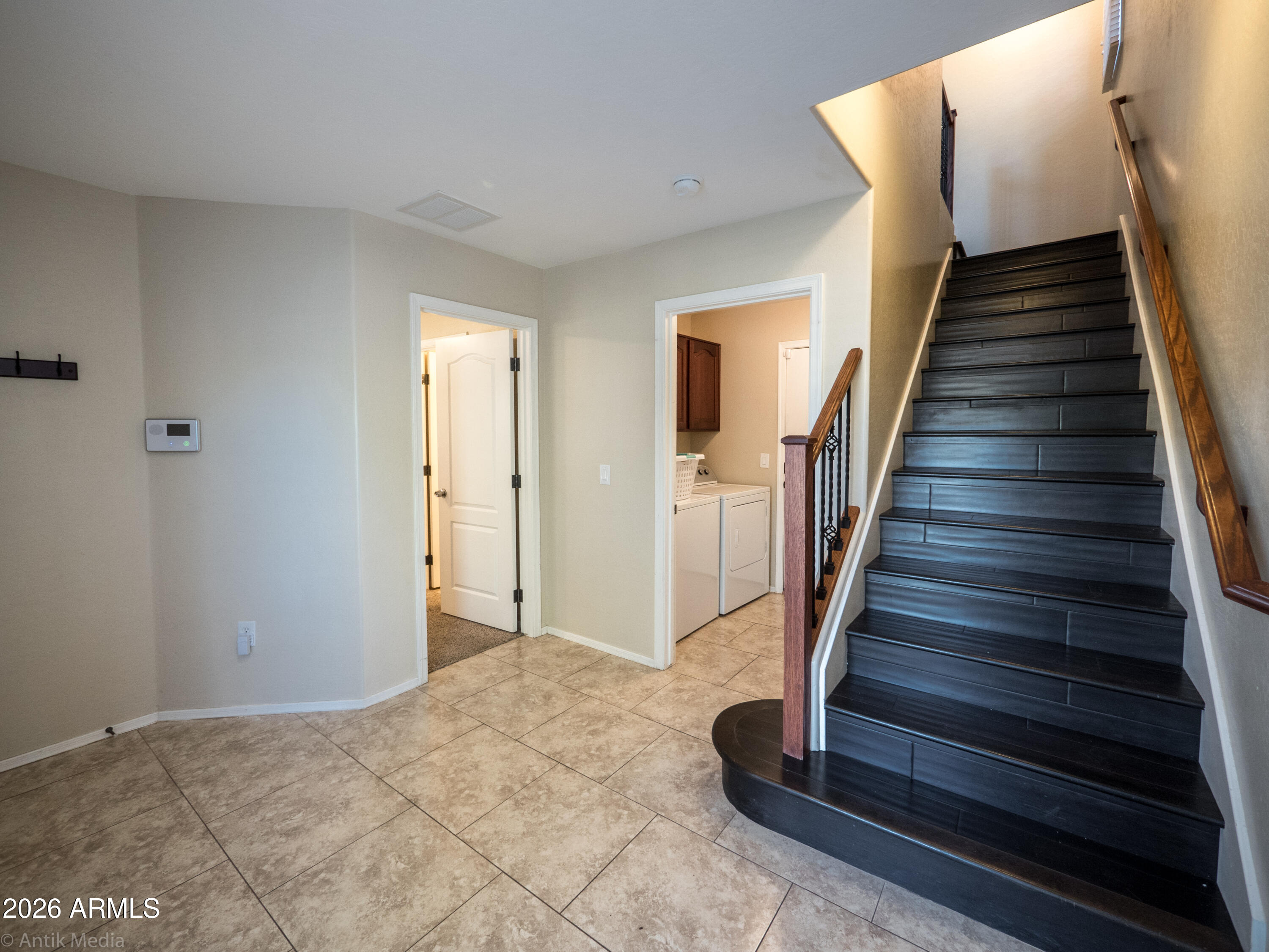 1628 E CANYON CREEK Drive