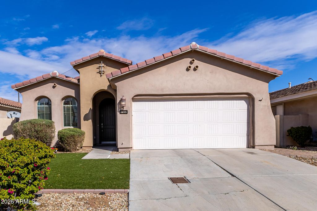 Photo of 10768 W Woodland Avenue, Avondale, AZ 85323 (MLS # 6986746)