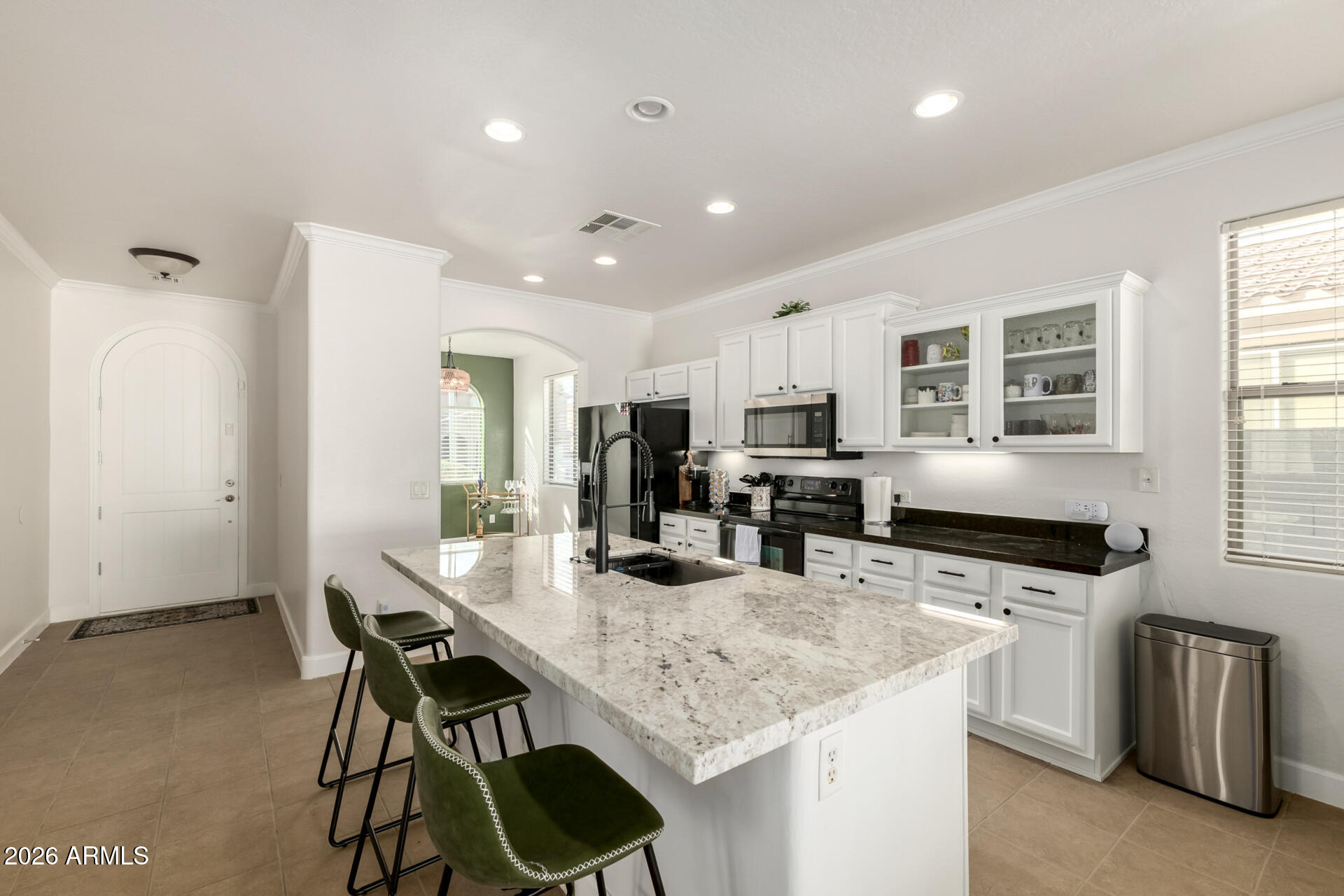 10768 W WOODLAND Avenue