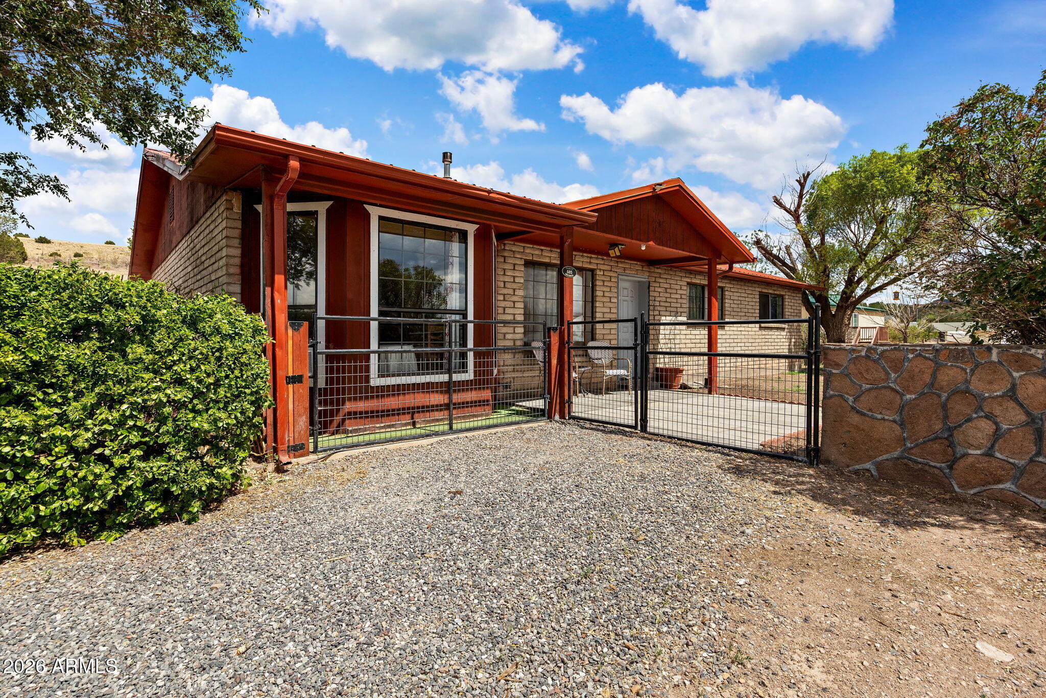 685 N ALTA VISTA Drive