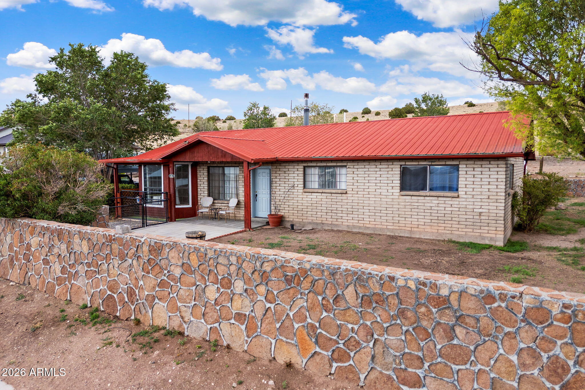 685 N ALTA VISTA Drive