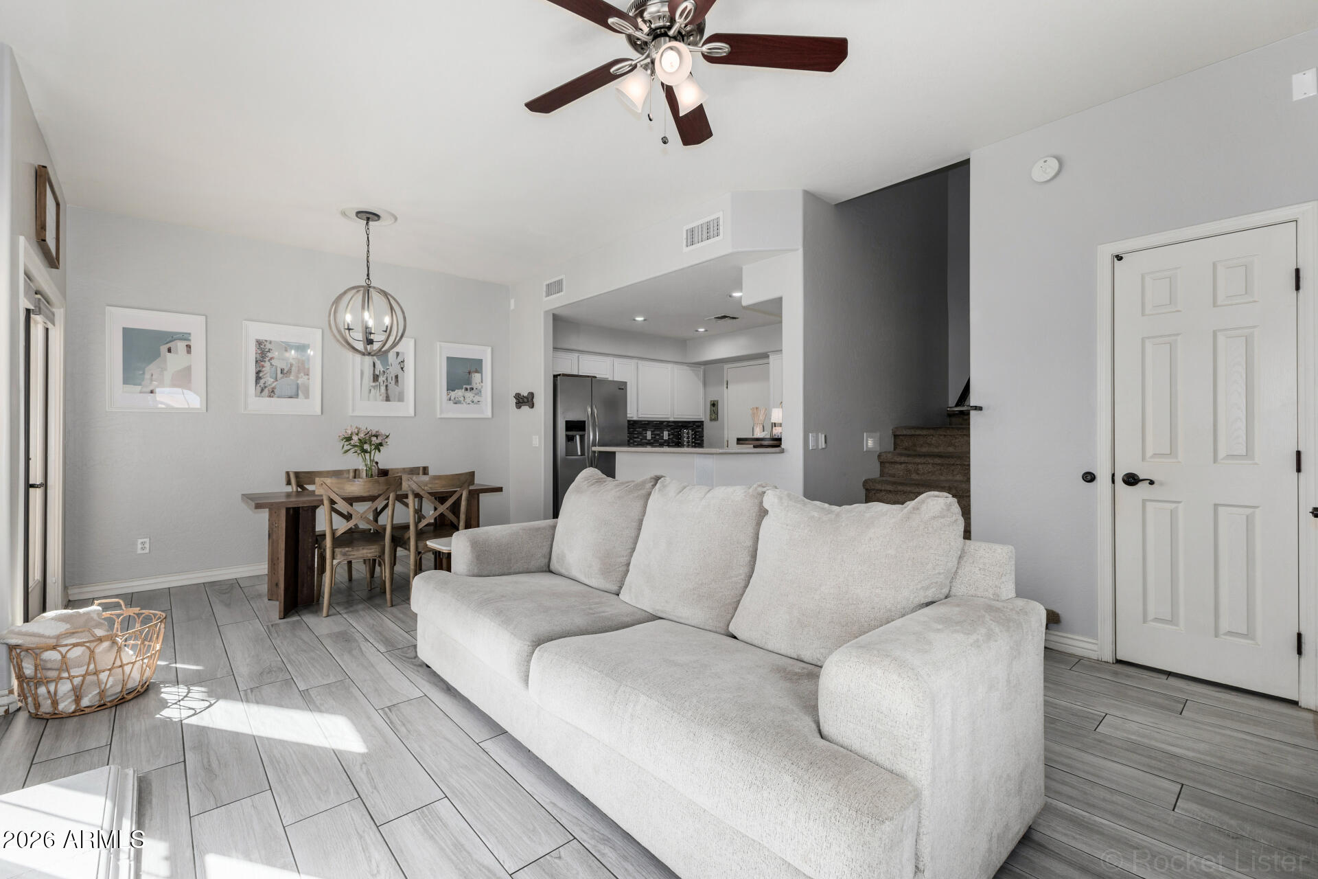 5015 E CHEYENNE Drive 21