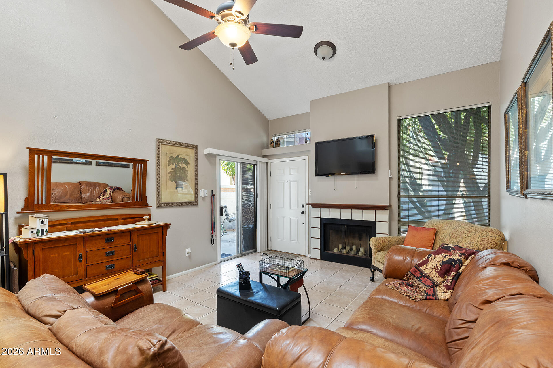 1717 E UNION HILLS Drive 1042