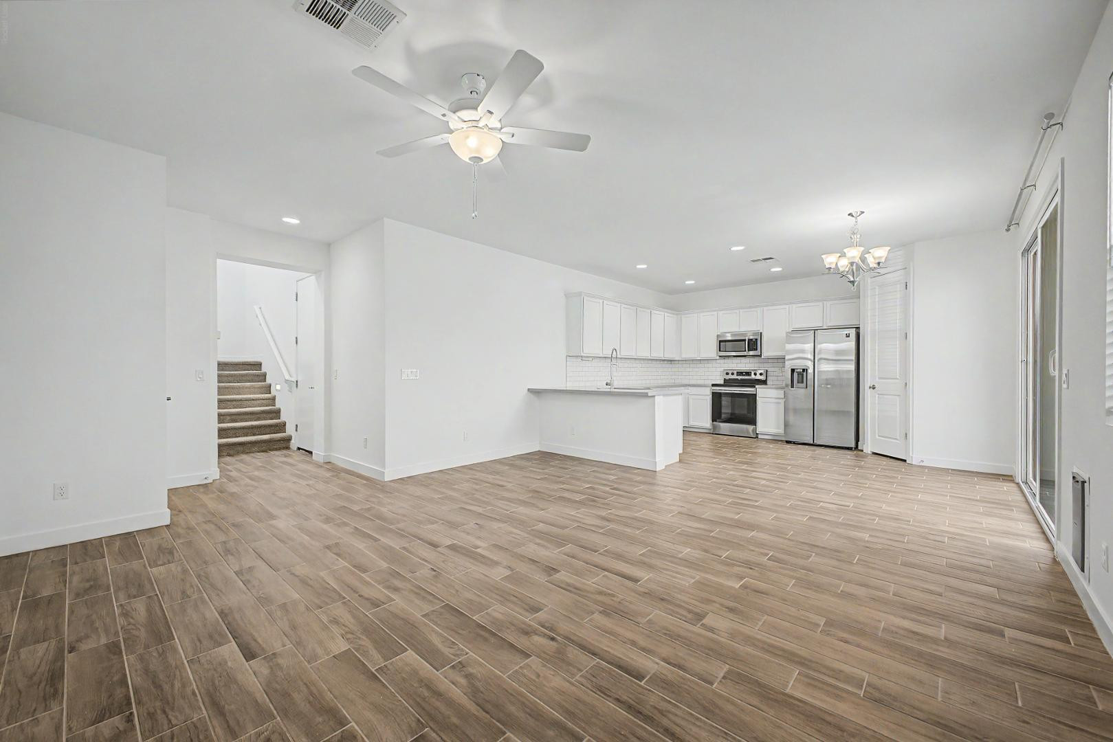 5512 S DILLON --
