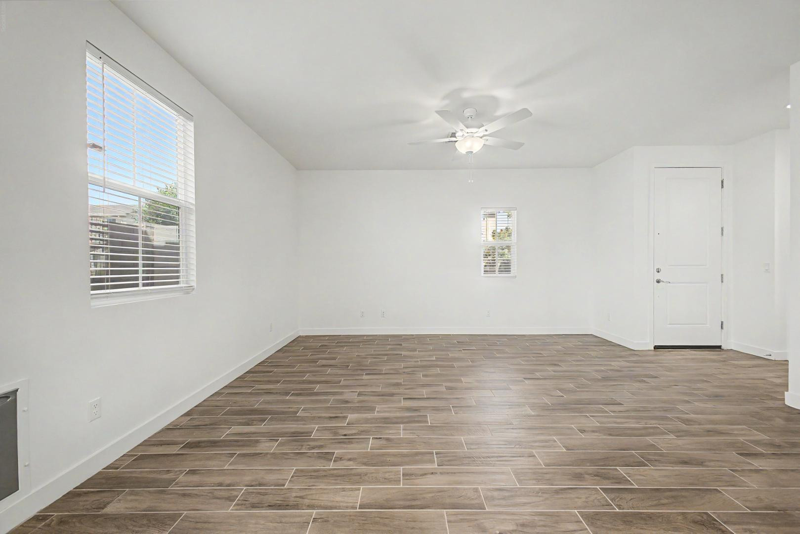 5512 S DILLON --