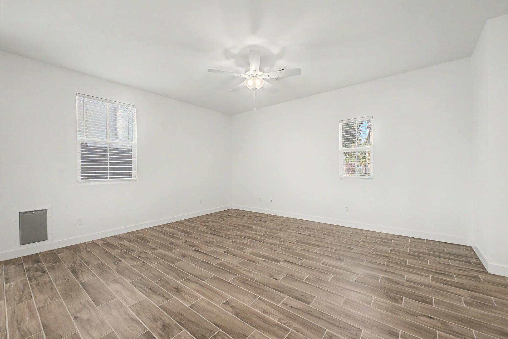 5512 S DILLON --