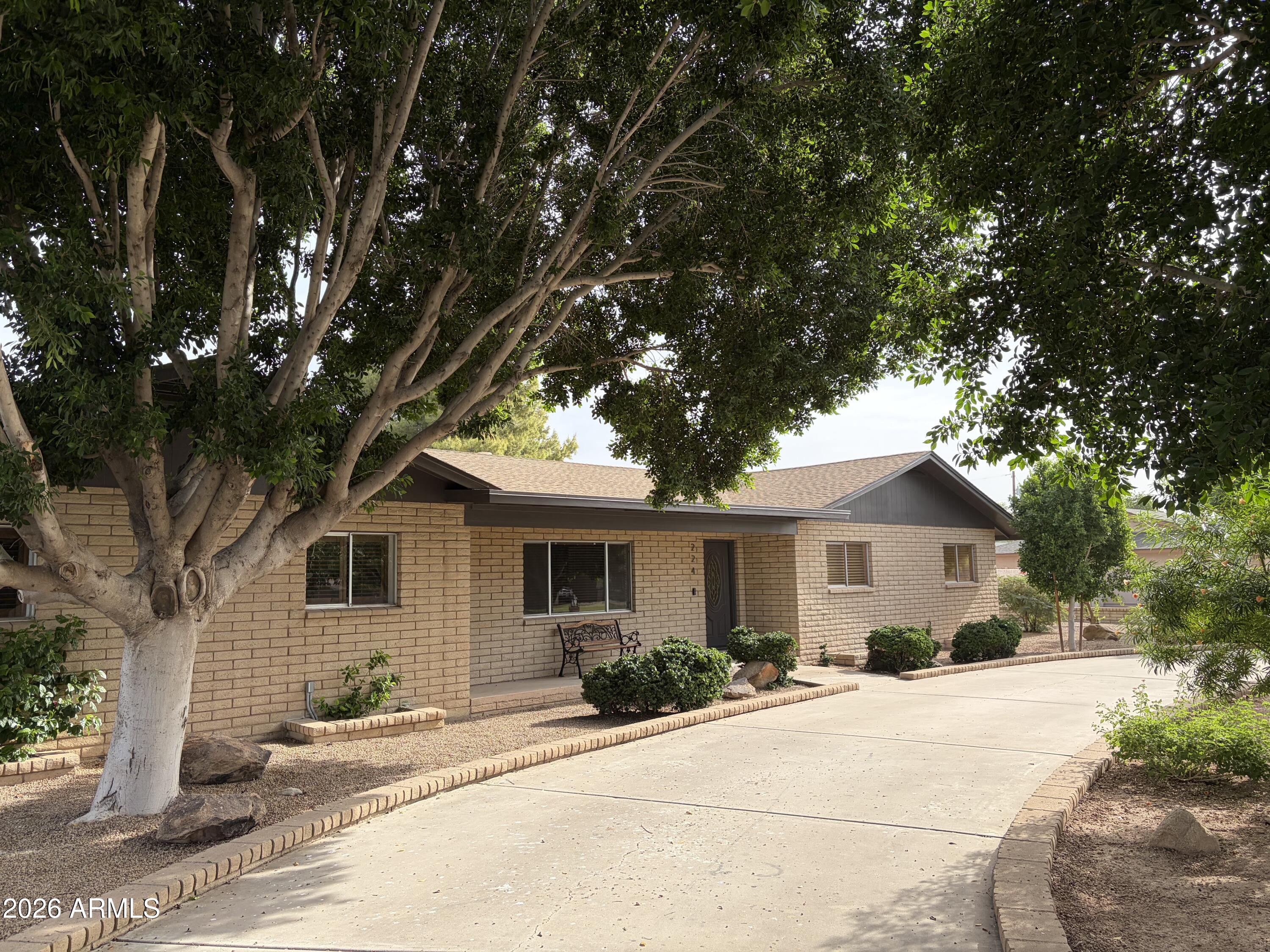 224 E CAMPBELL Road