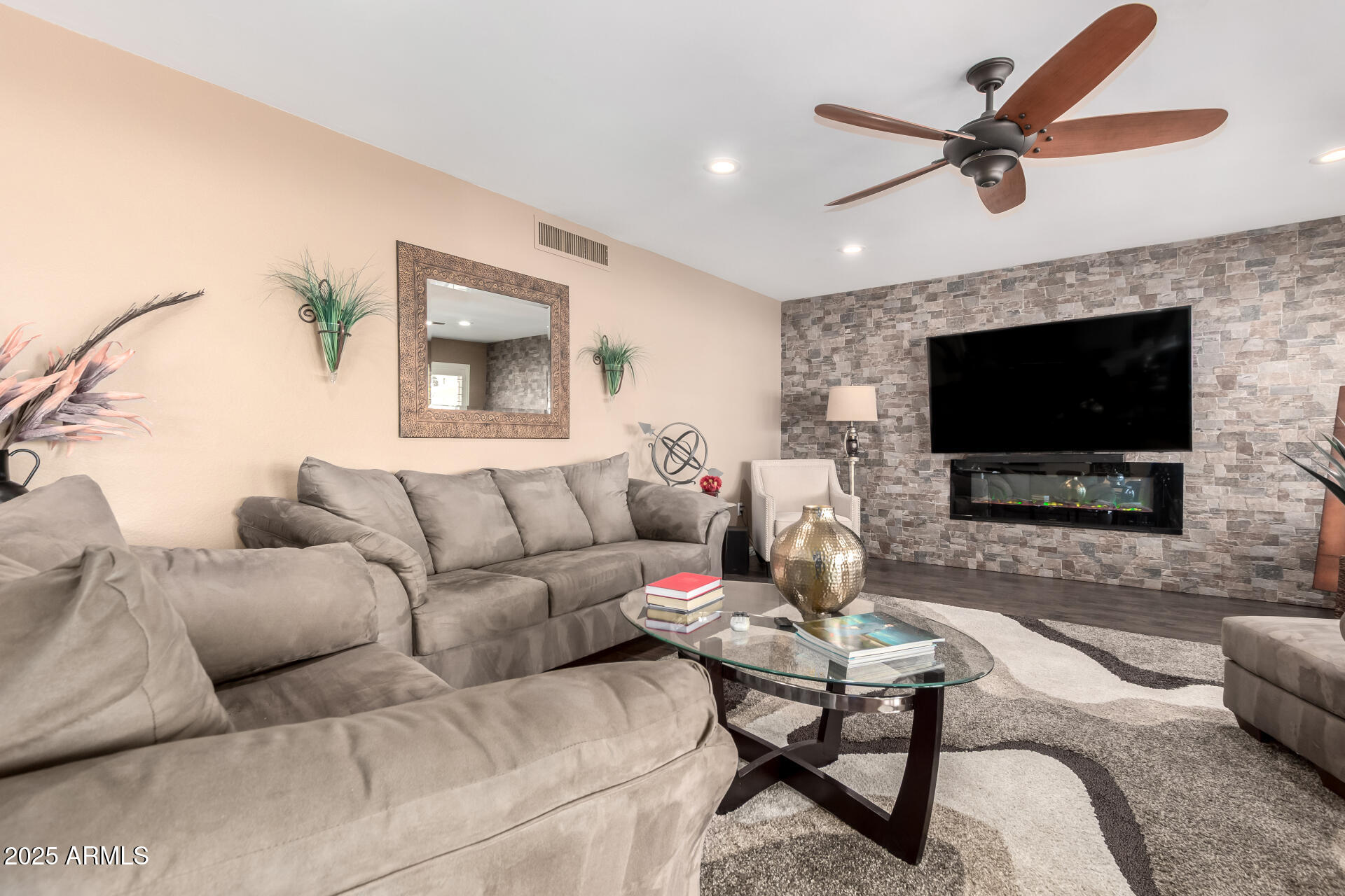 11010 W ACACIA Drive
