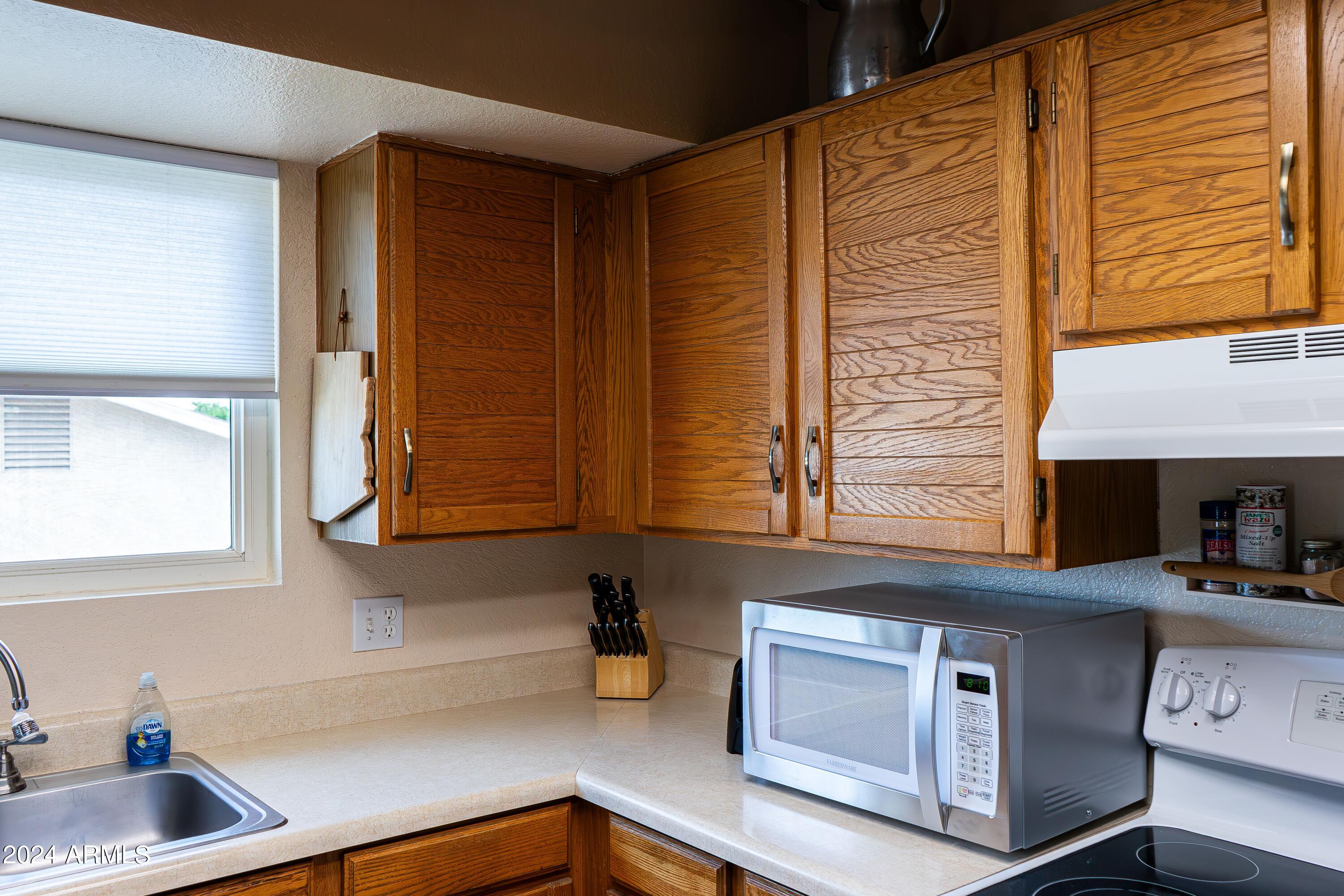 1213 N RAVEN --