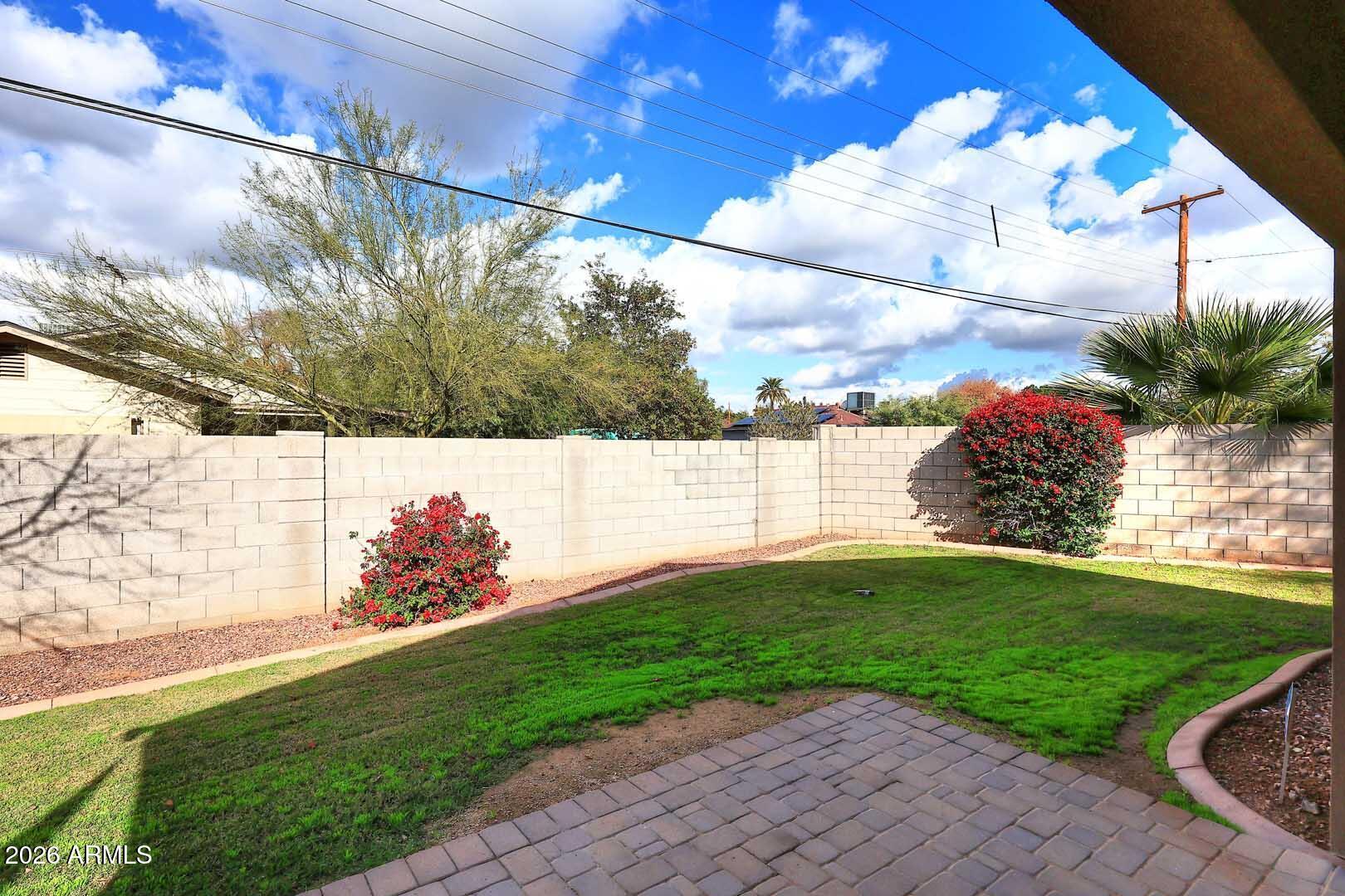 2314 E Montecito Avenue