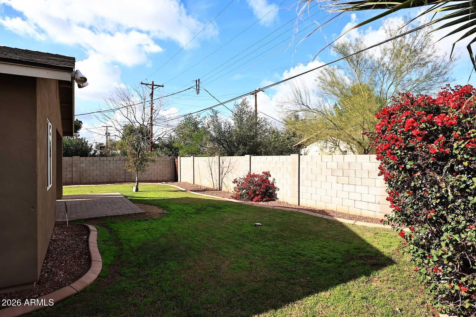 2314 E Montecito Avenue