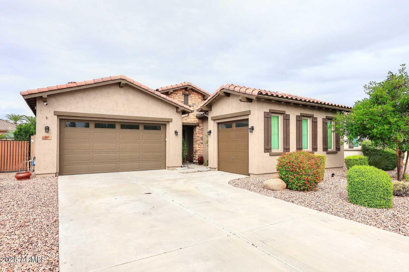 960 E Tonto Place