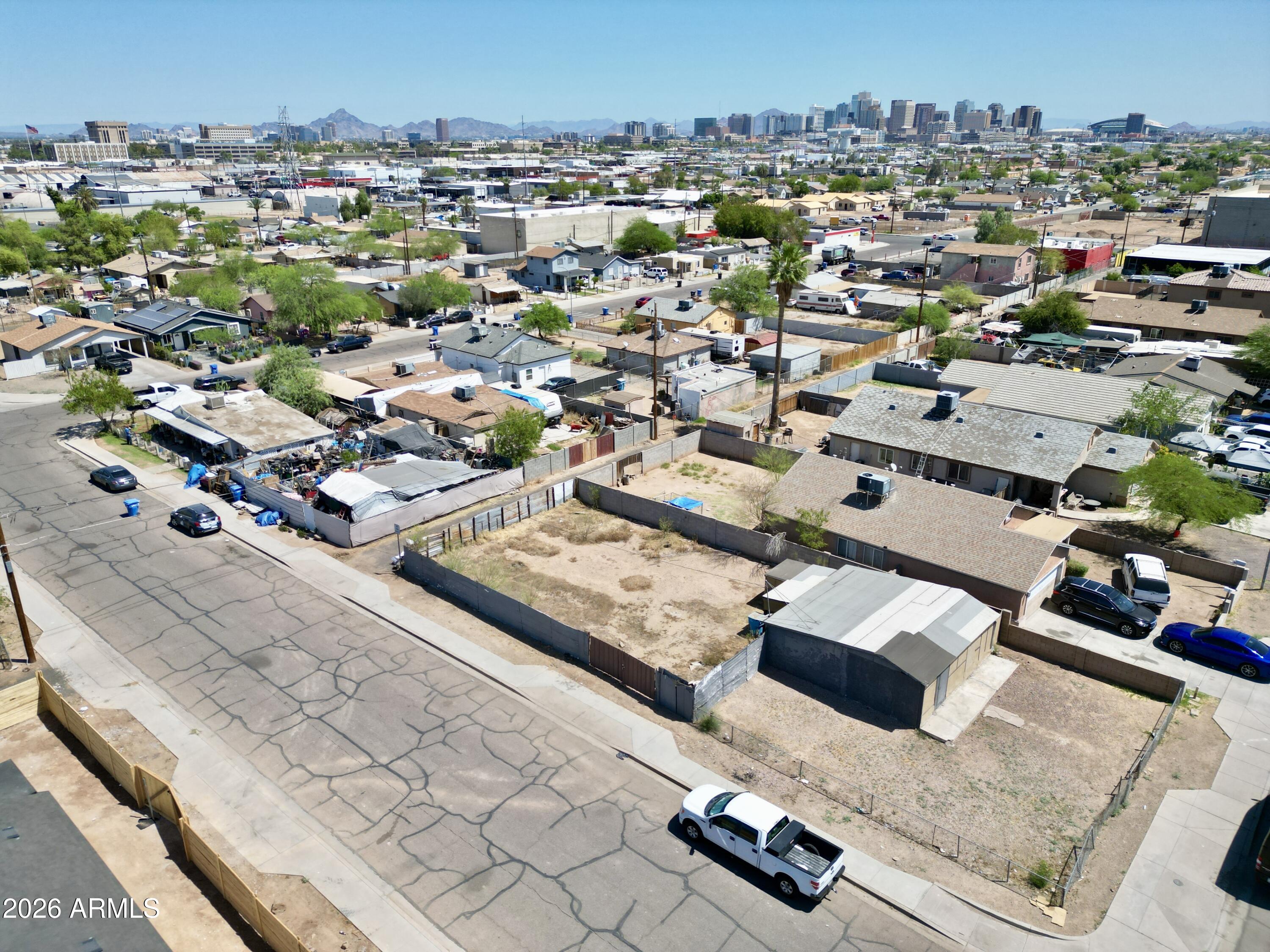 2002 W MARICOPA Street