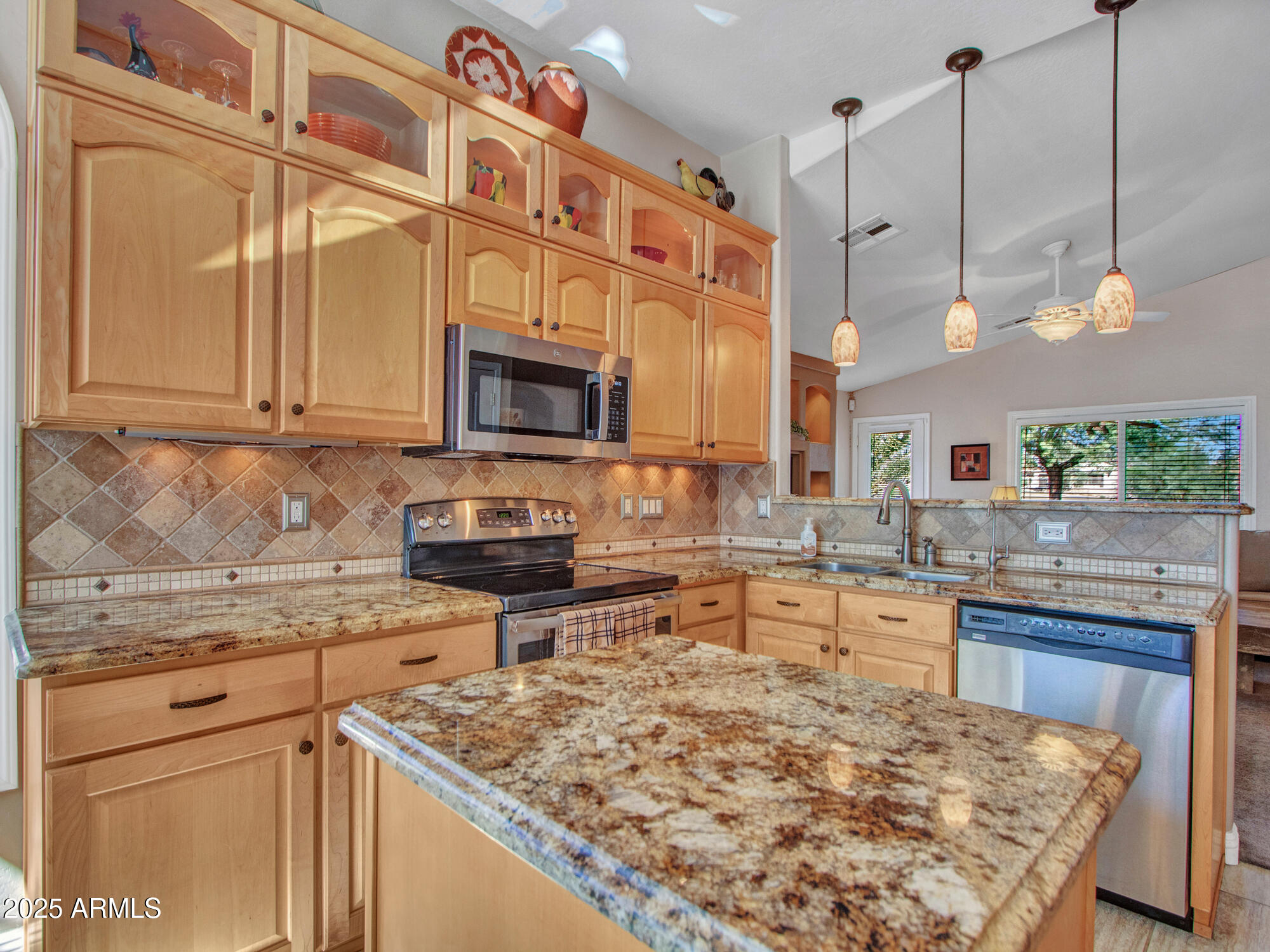 Buckeye, Arizona 85326, United States, 2 Bedrooms Bedrooms, ,2 BathroomsBathrooms,Residential,Pending,253333