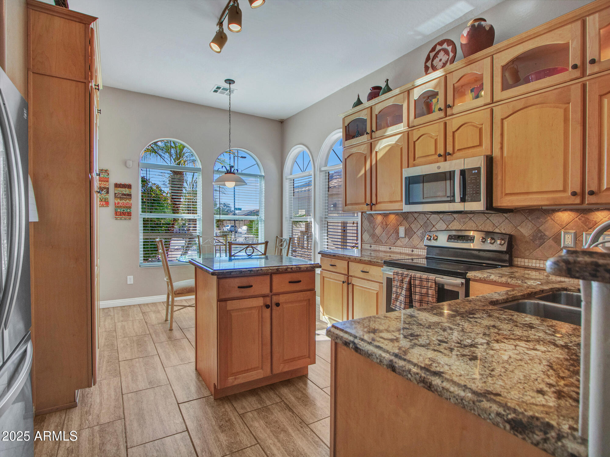 Buckeye, Arizona 85326, United States, 2 Bedrooms Bedrooms, ,2 BathroomsBathrooms,Residential,Pending,253333