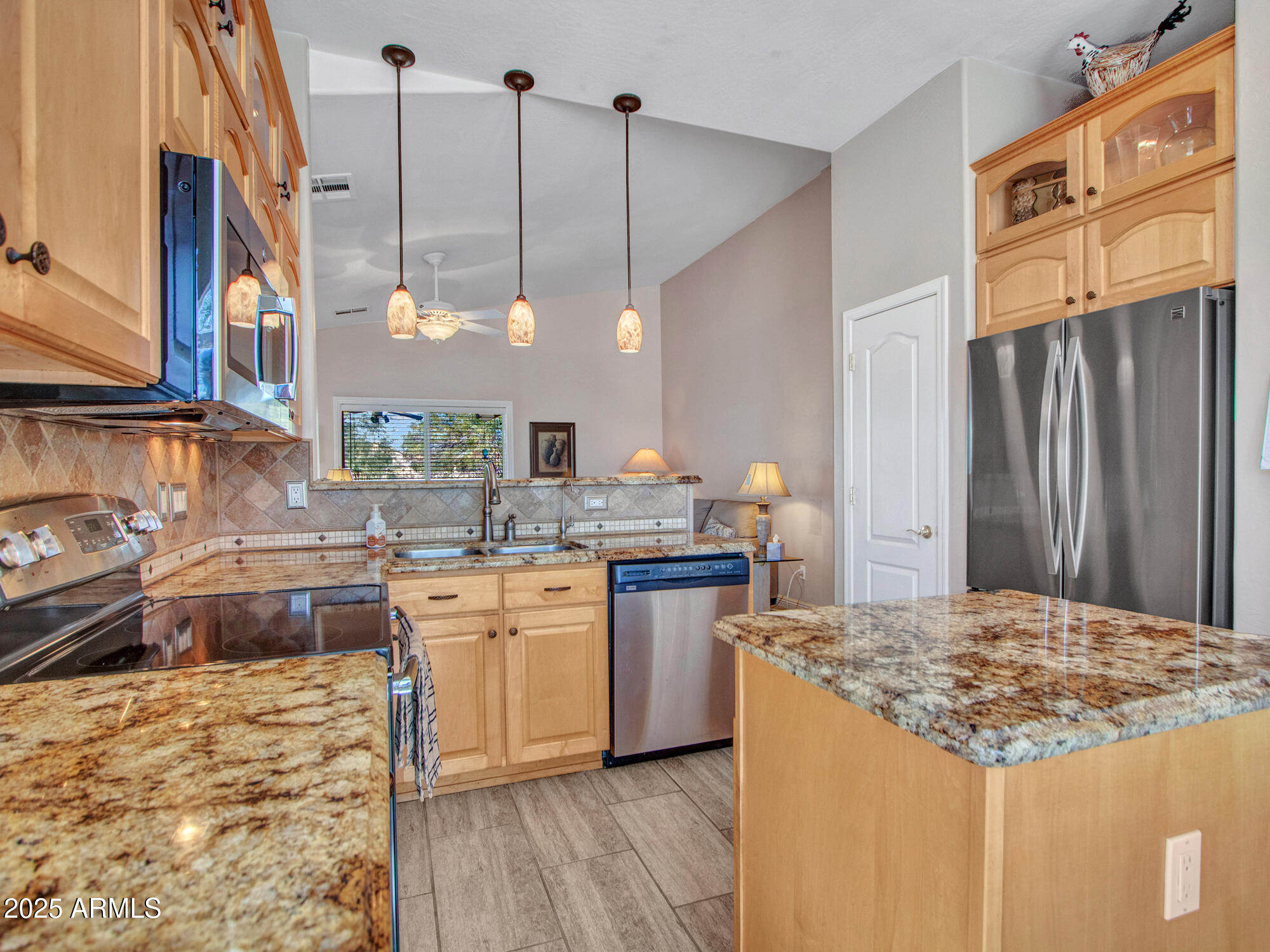 Buckeye, Arizona 85326, United States, 2 Bedrooms Bedrooms, ,2 BathroomsBathrooms,Residential,Pending,253333