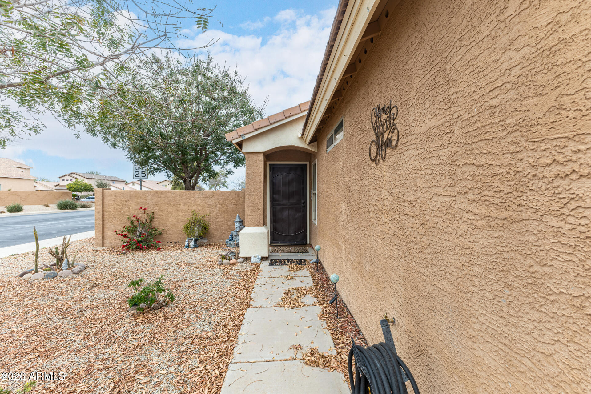 6816 E SUPERSTITION Way