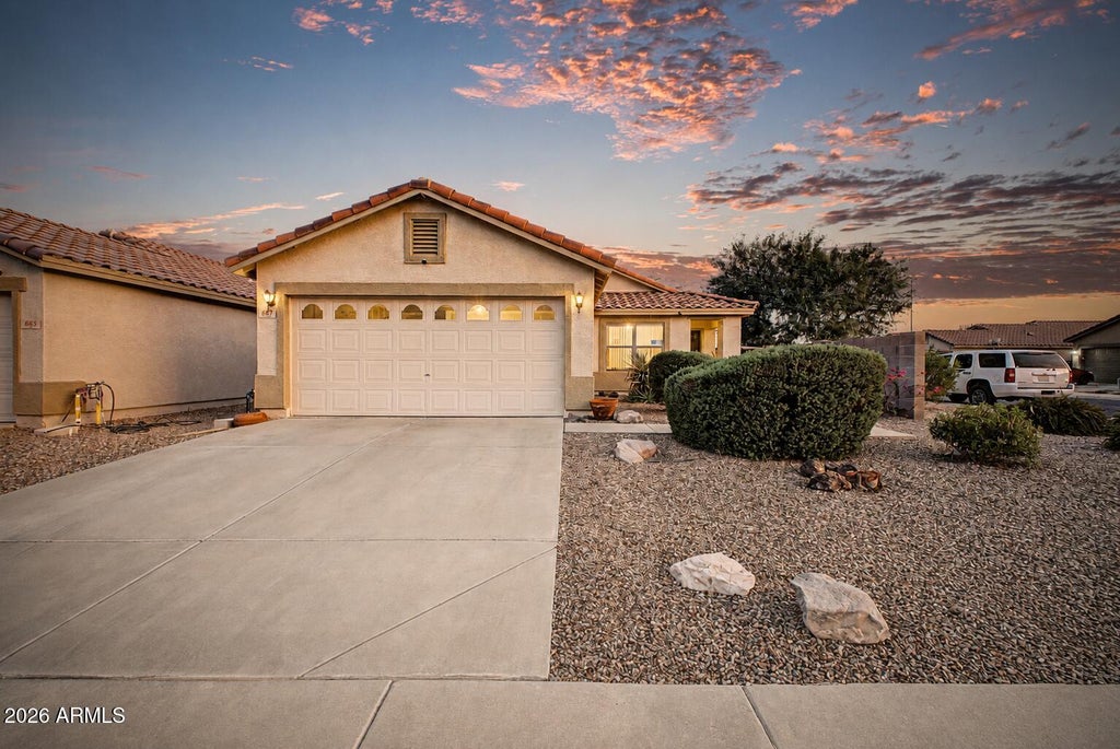 Photo of 667 W Kingman Loop, Casa Grande, AZ 85122 (MLS # 7057969)