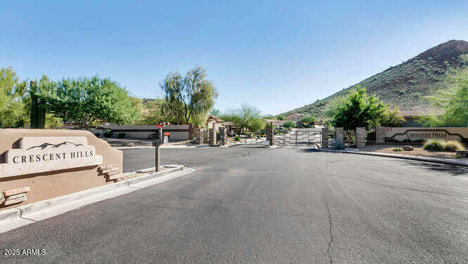 6133 W FETLOCK Trail