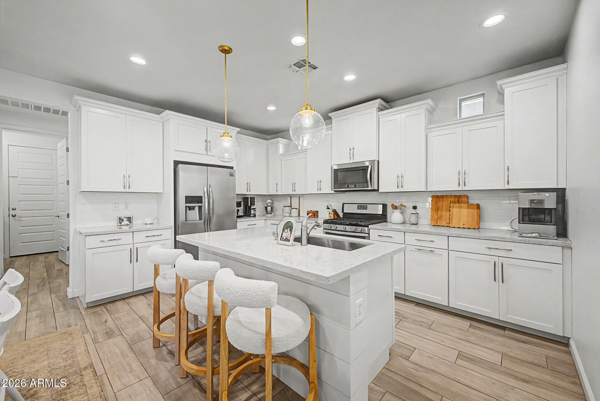 4242 E RAWHIDE Street