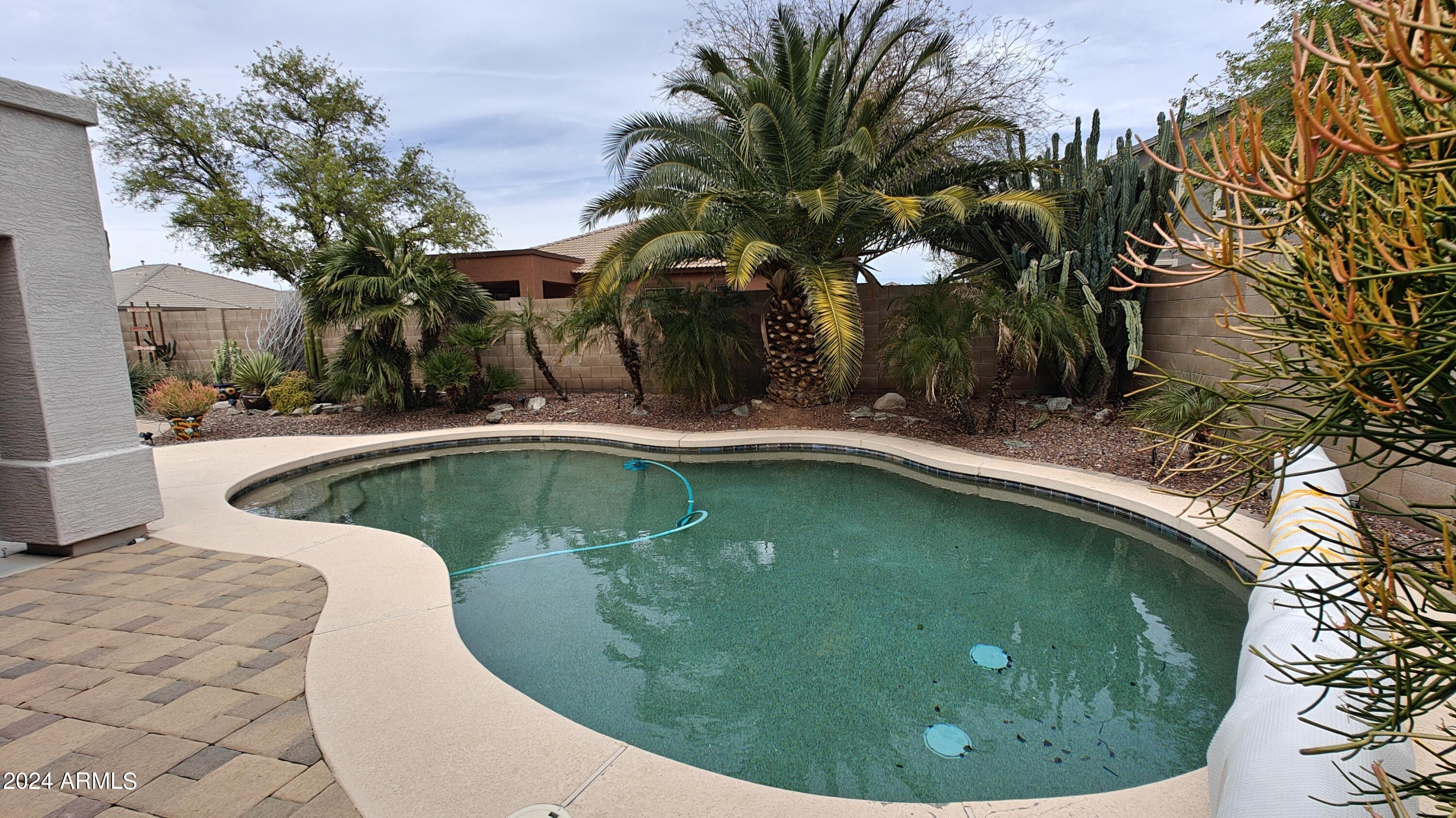 43332 W GRIFFIS Drive