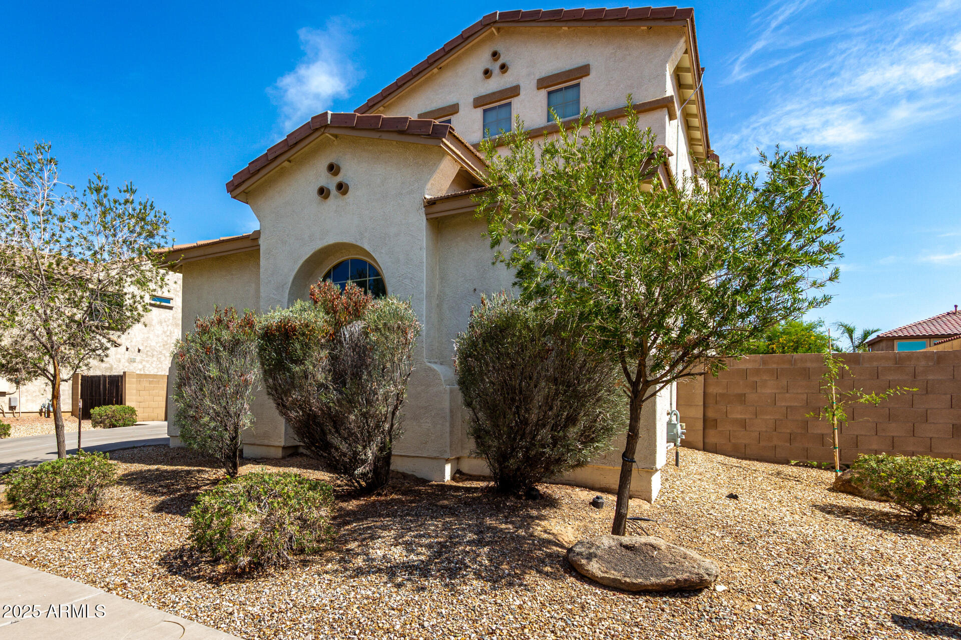 17153 W GAMBIT Trail
