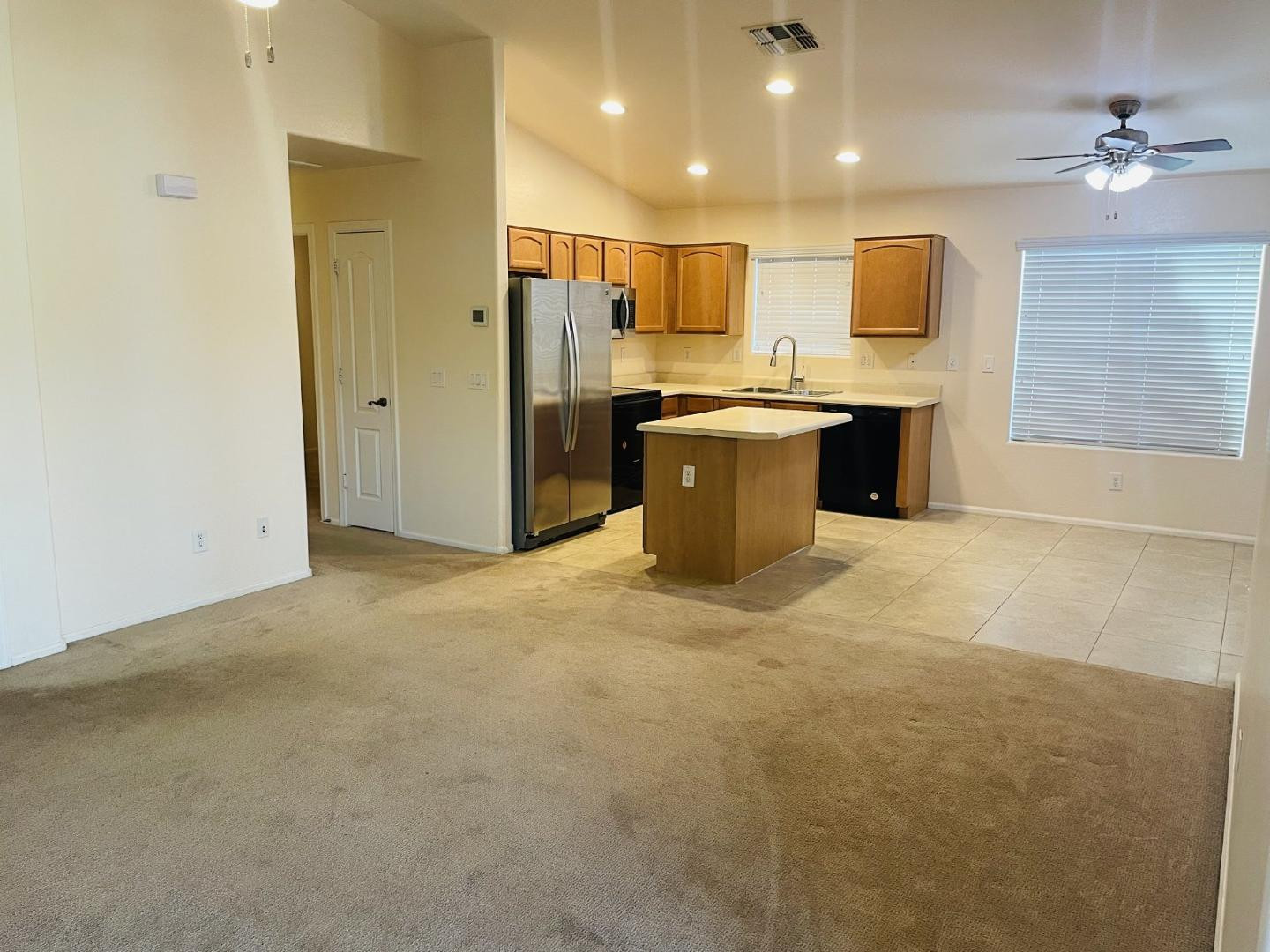 39974 W Thornberry Lane