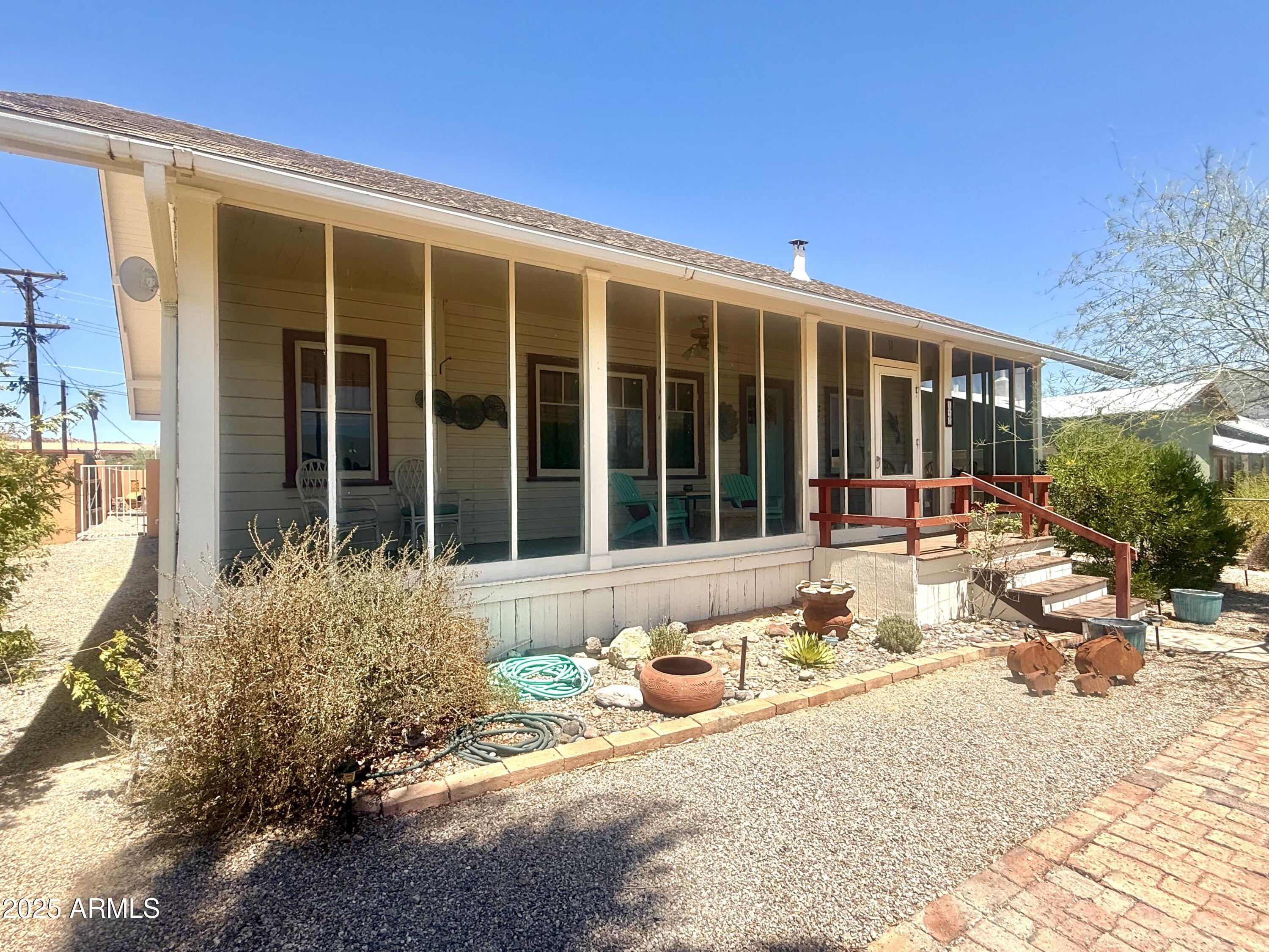 340 W LA MINA Avenue