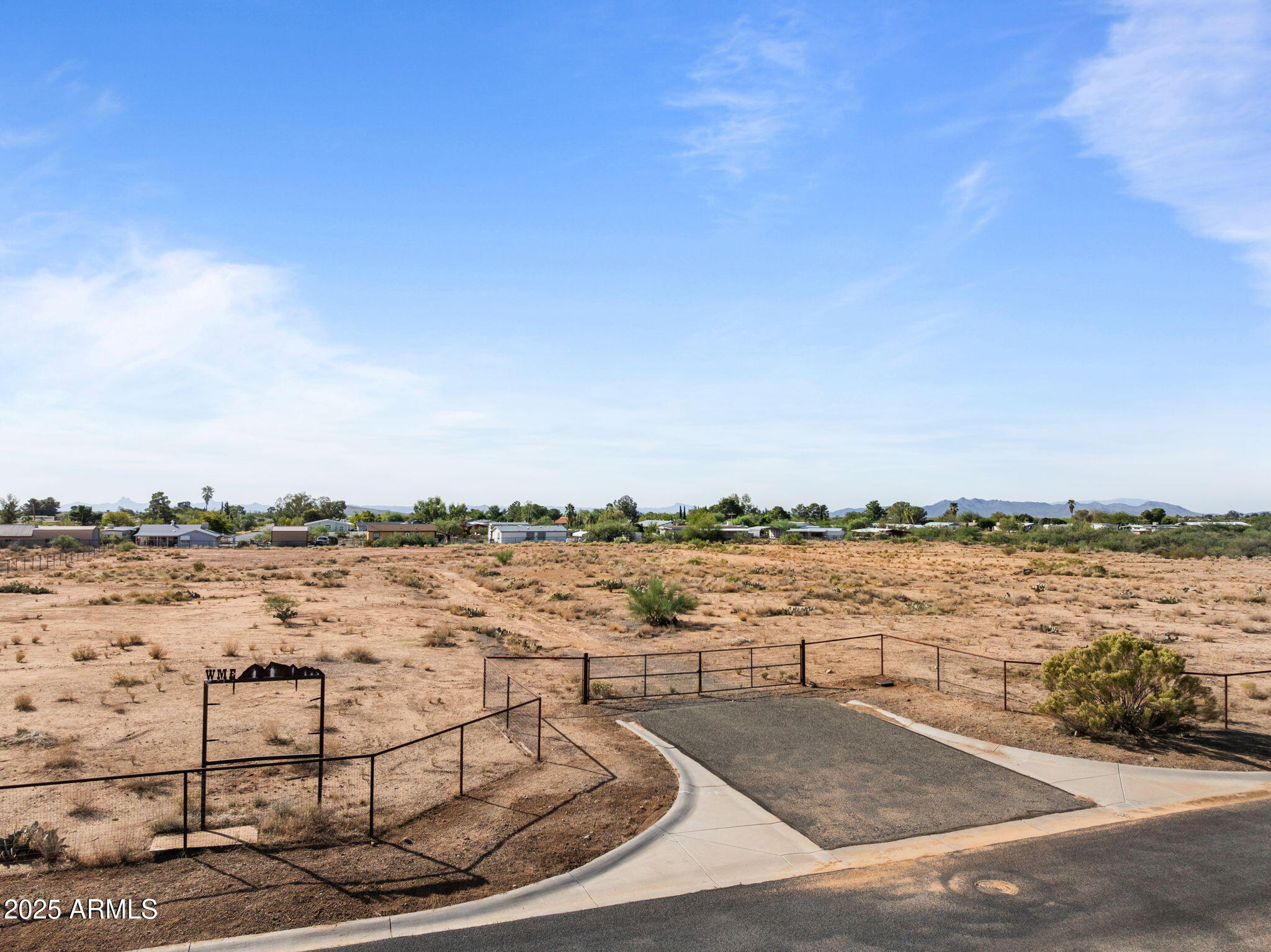 22781 W WEAVER VALLEY Drive -