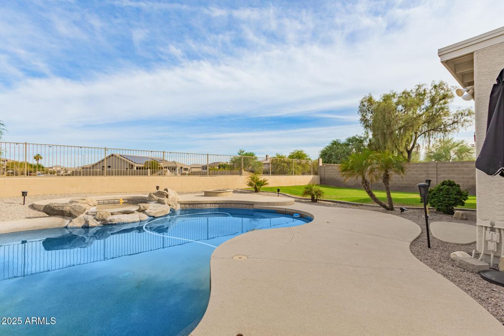 Photo of 7449 W Honeysuckle Drive, Peoria, AZ 85383 (MLS # 6922877)