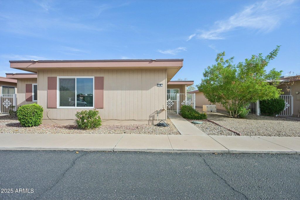 Photo of 13232 N 98th Avenue #G, Sun City, AZ 85351 (MLS # 6922807)