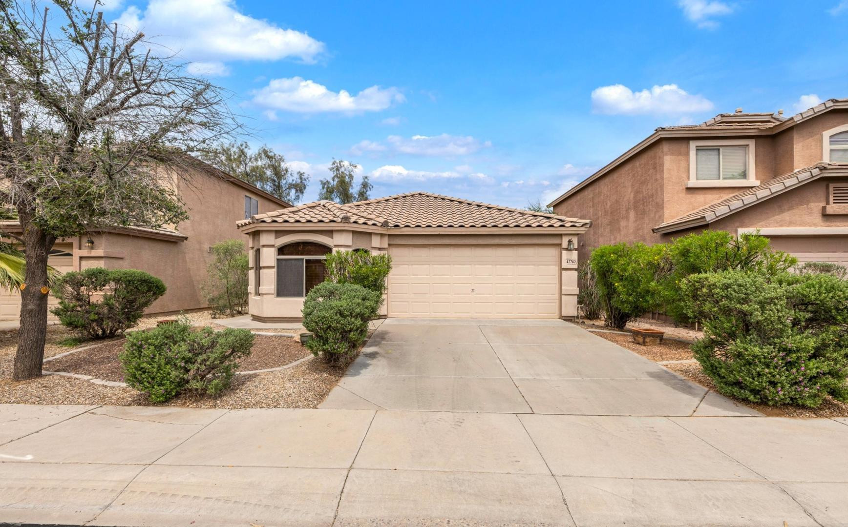 42780 W Sunland Drive