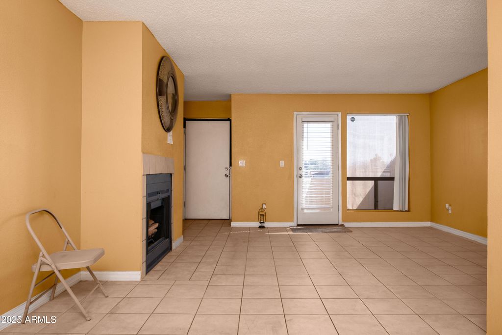 Photo of 11640 N 51st Avenue #204, Glendale, AZ 85304 (MLS # 6930978)
