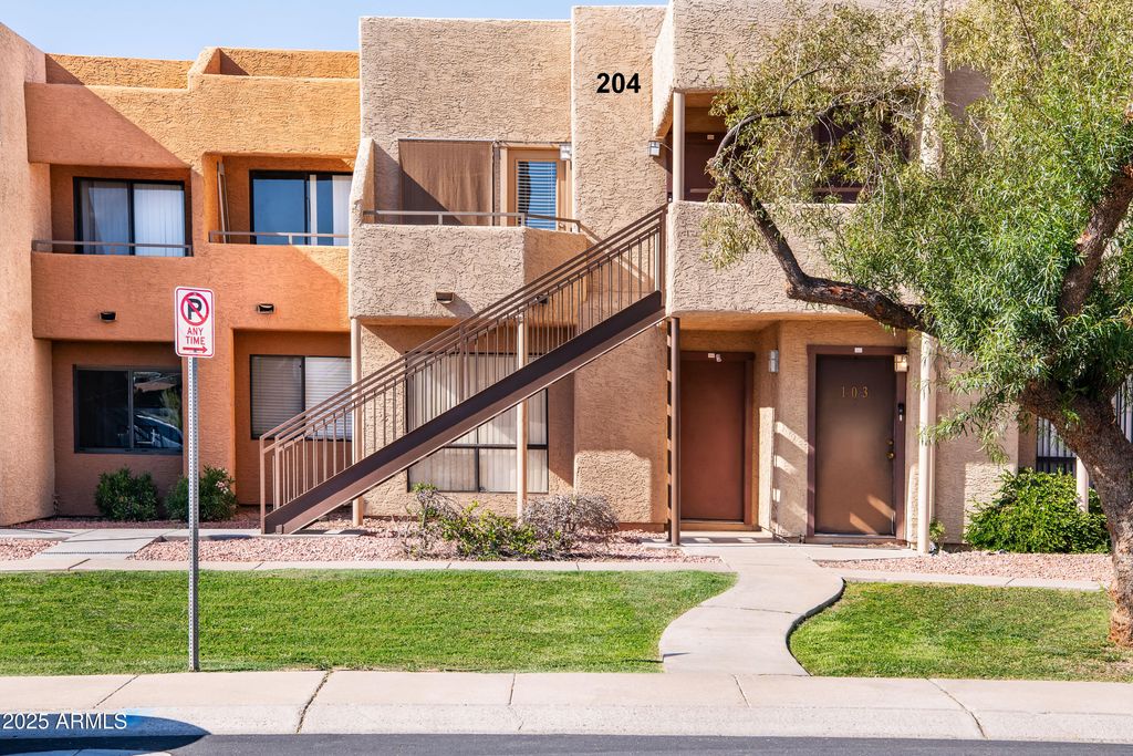 Photo of 11640 N 51st Avenue #204, Glendale, AZ 85304 (MLS # 6930978)