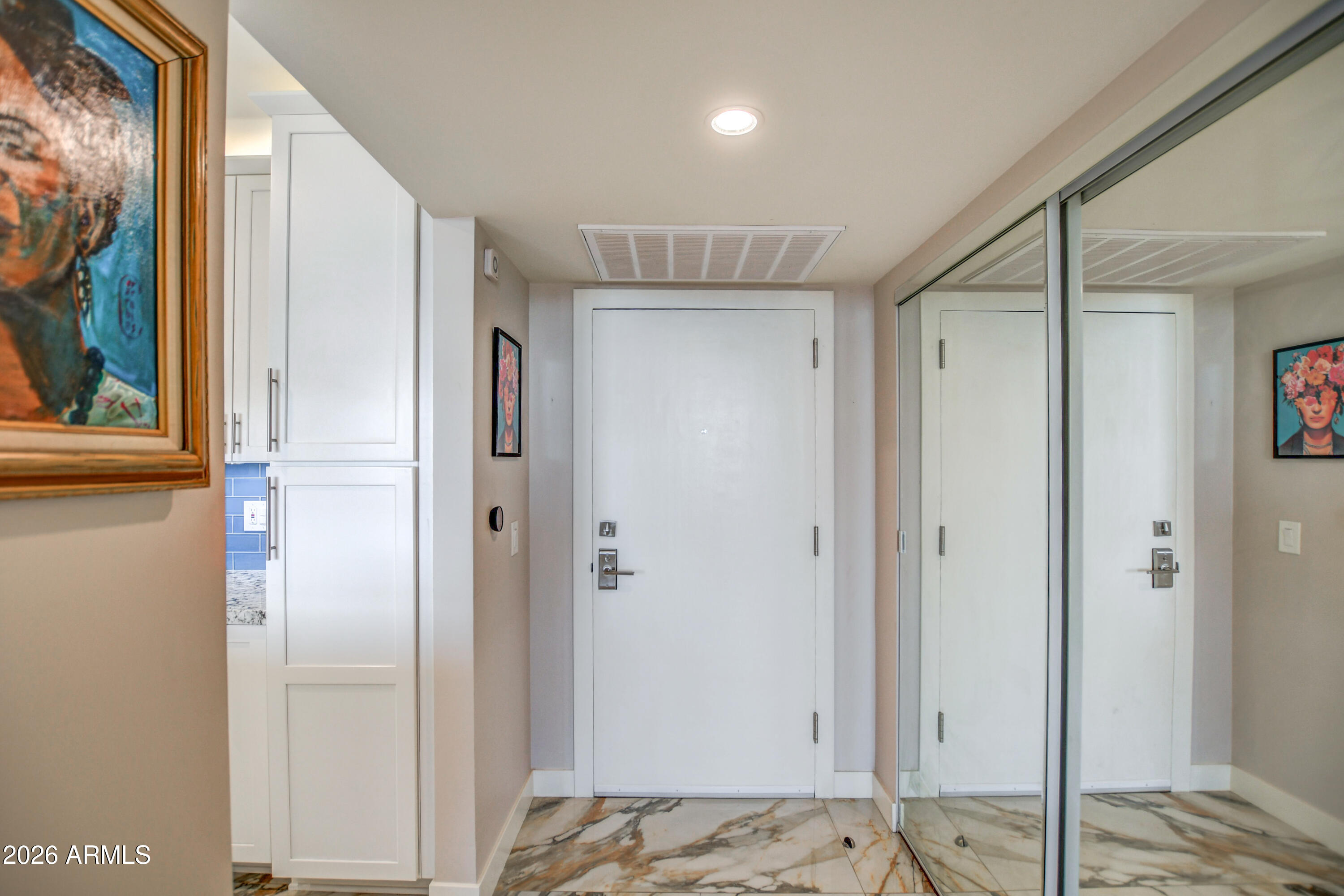 207 W CLARENDON Avenue H16