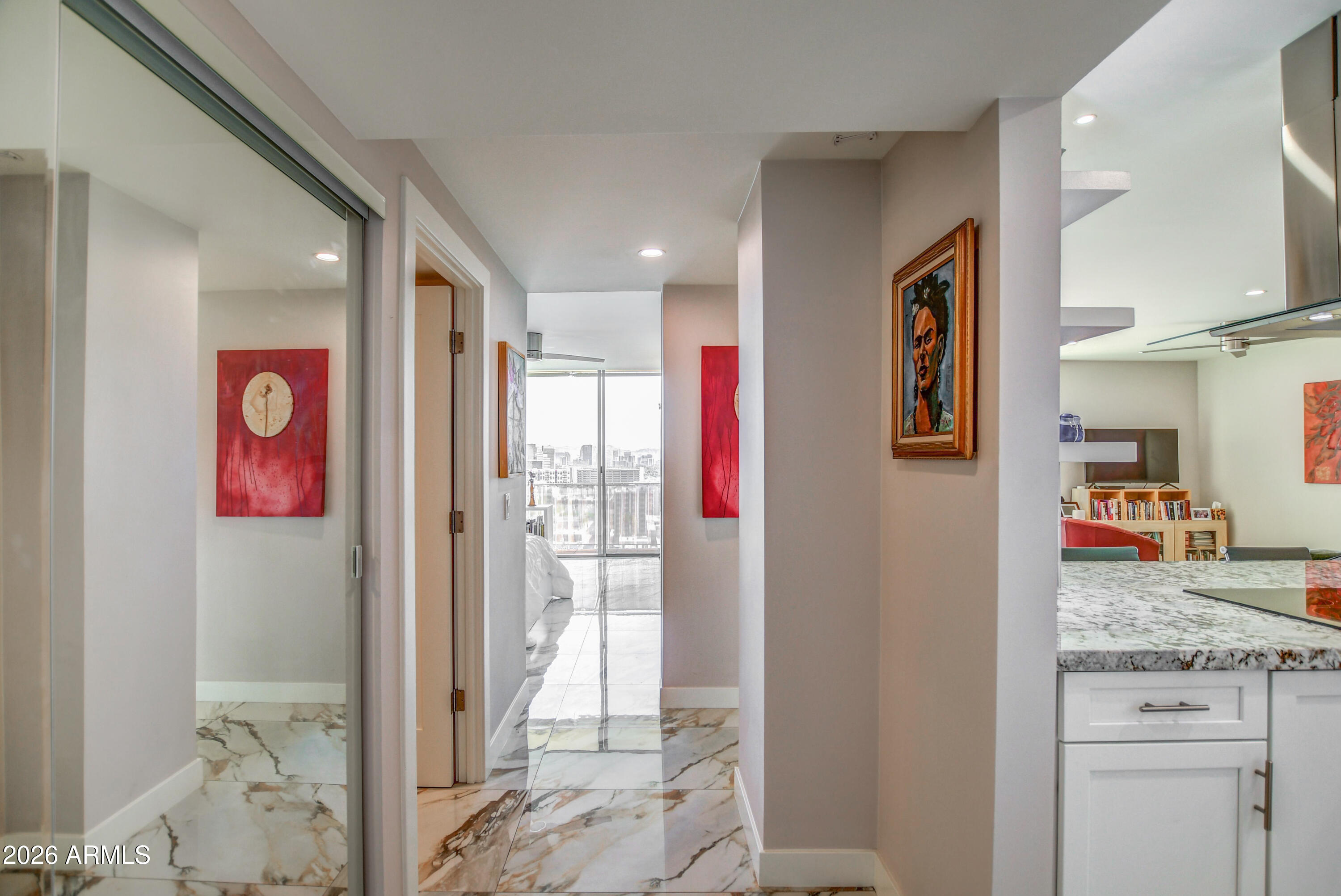 207 W CLARENDON Avenue H16