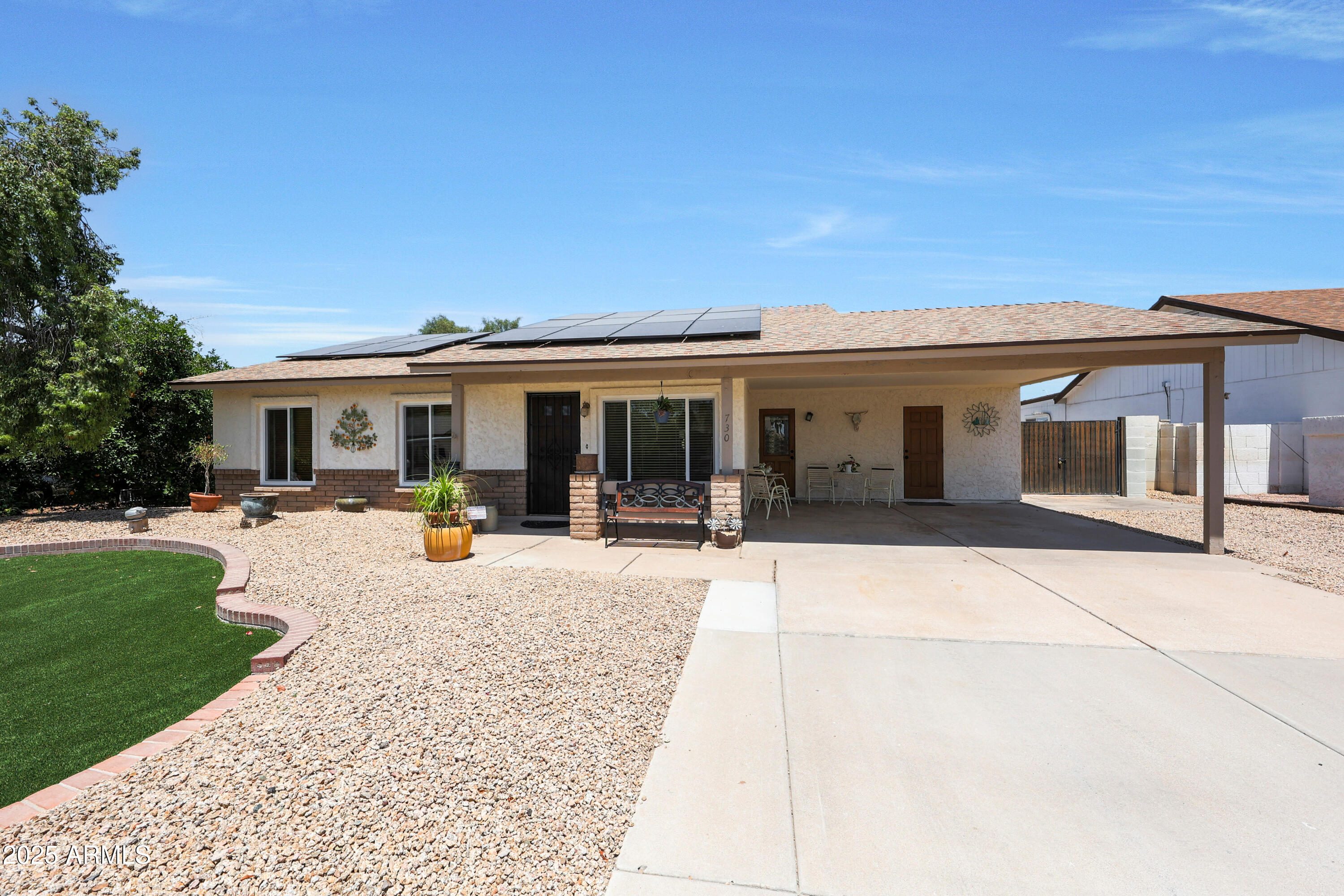 Homes 2 730 W Curry Street
