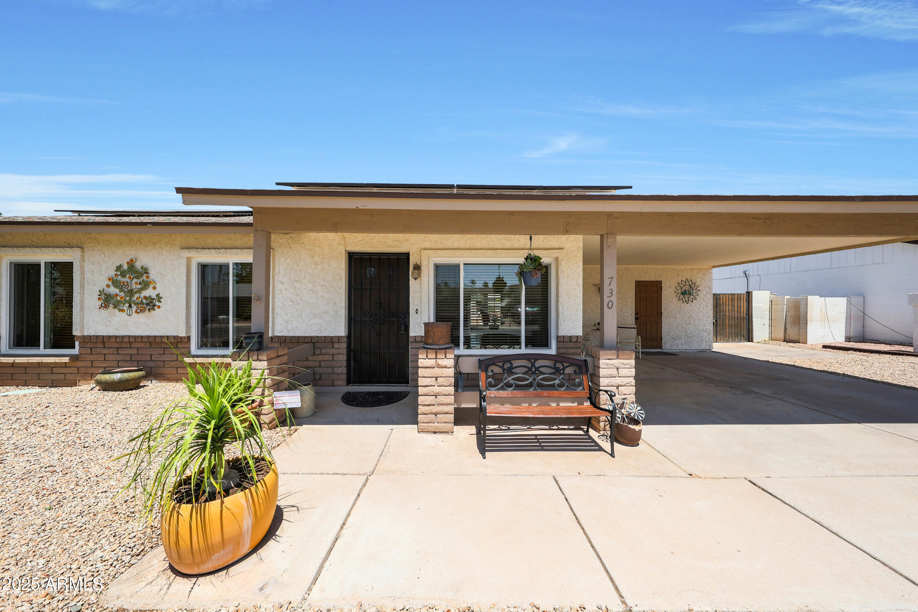 Homes 3 730 W Curry Street