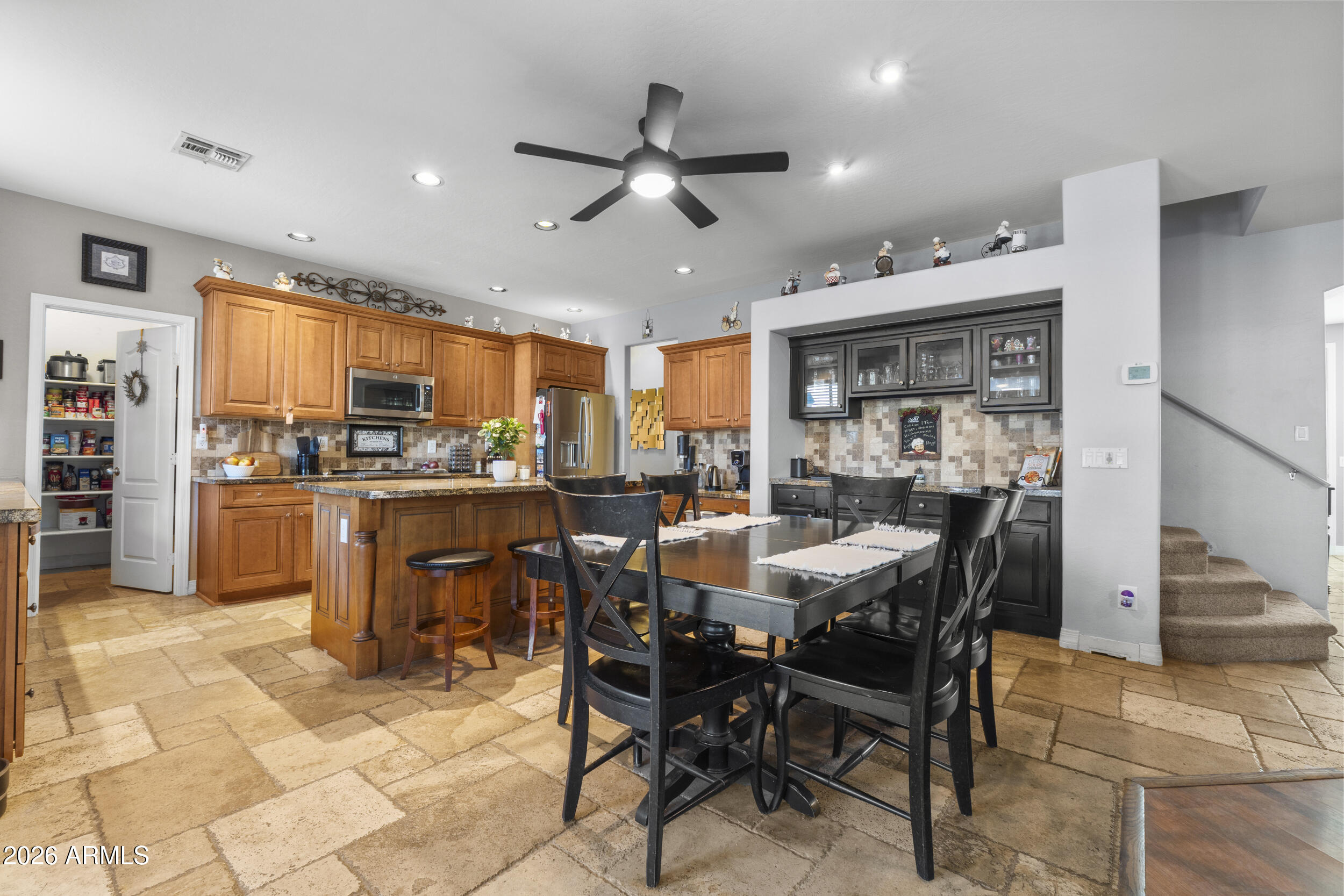 8996 W POTTER Drive