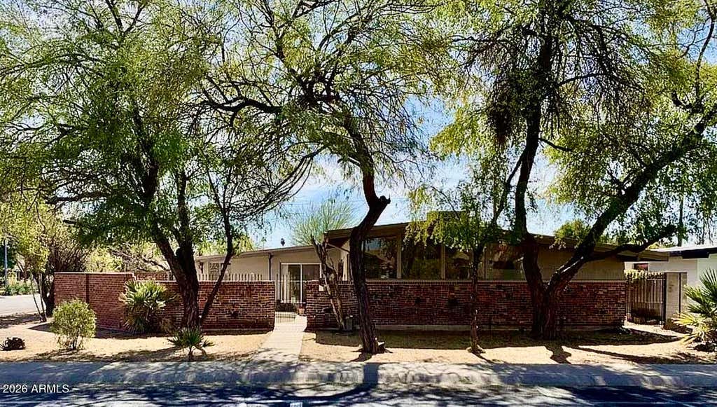 Photo of 1345 E Rose Lane, Phoenix, AZ 85014 (MLS # 7056838)