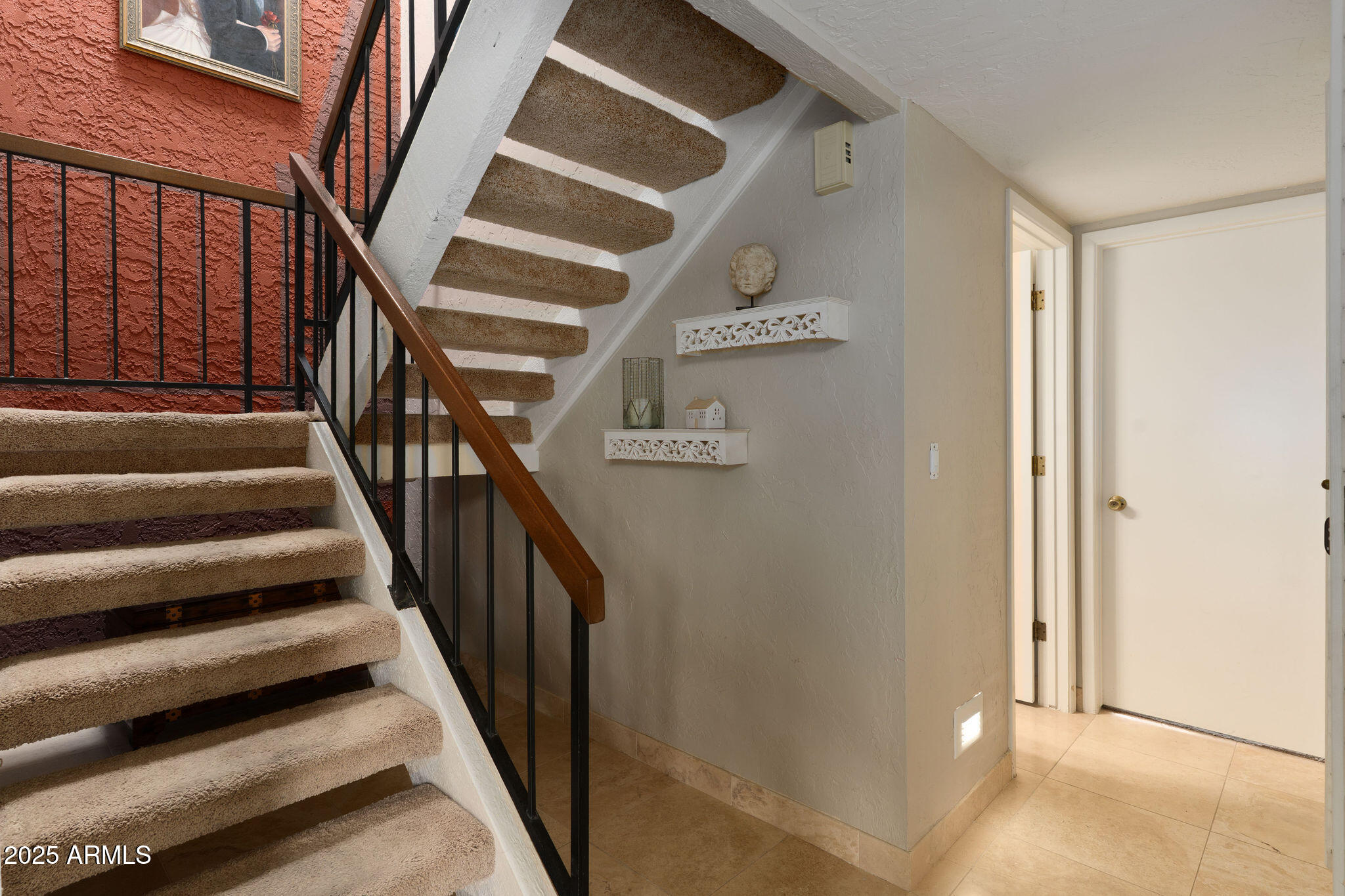 4621 E WINSTON Drive