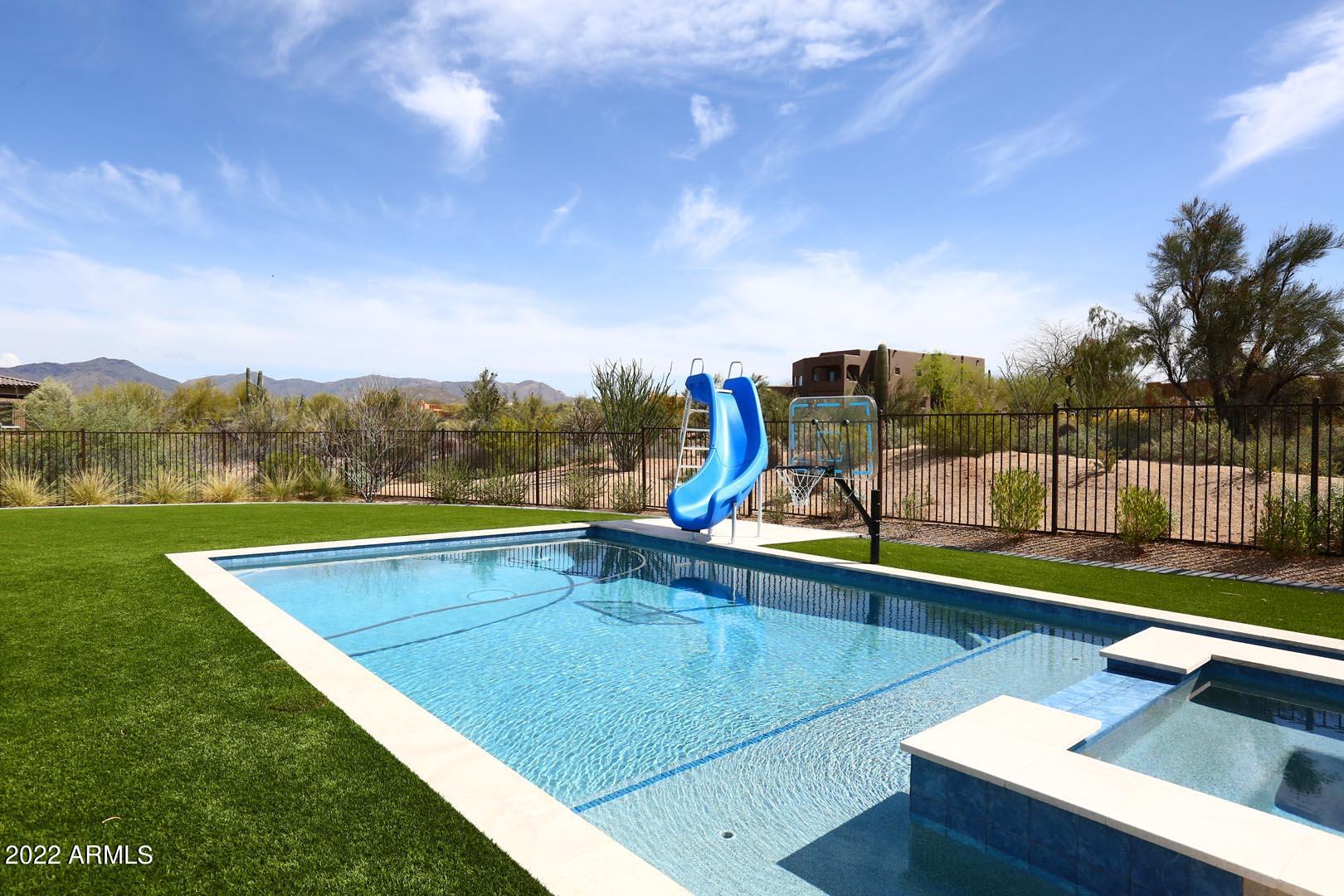 ANDALUZA - Residential