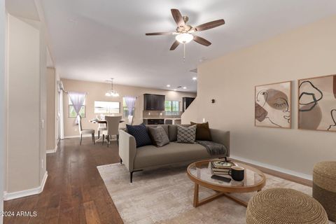 3 beds bed, — baths bath property at 21244 N 36th Place, Phoenix, AZ 85050